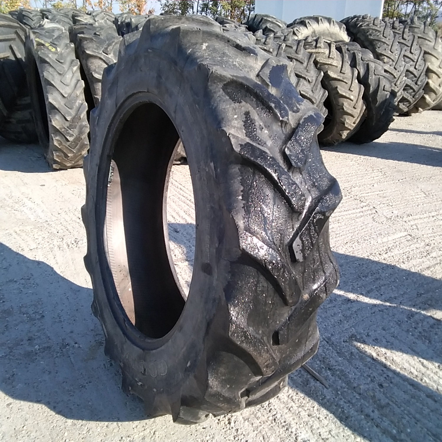  Cauciucuri 12.4R28 (320/85R28) Goodyear