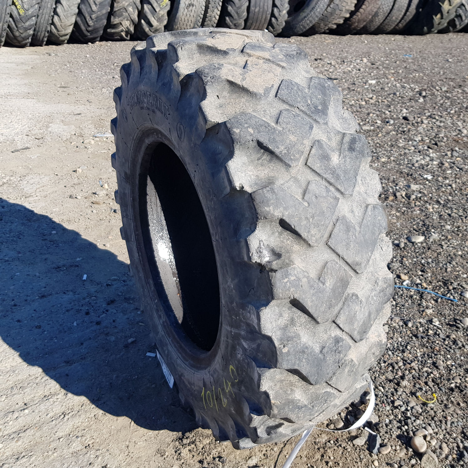  Cauciucuri 10.5-18 (10.5/80R18) Semperit