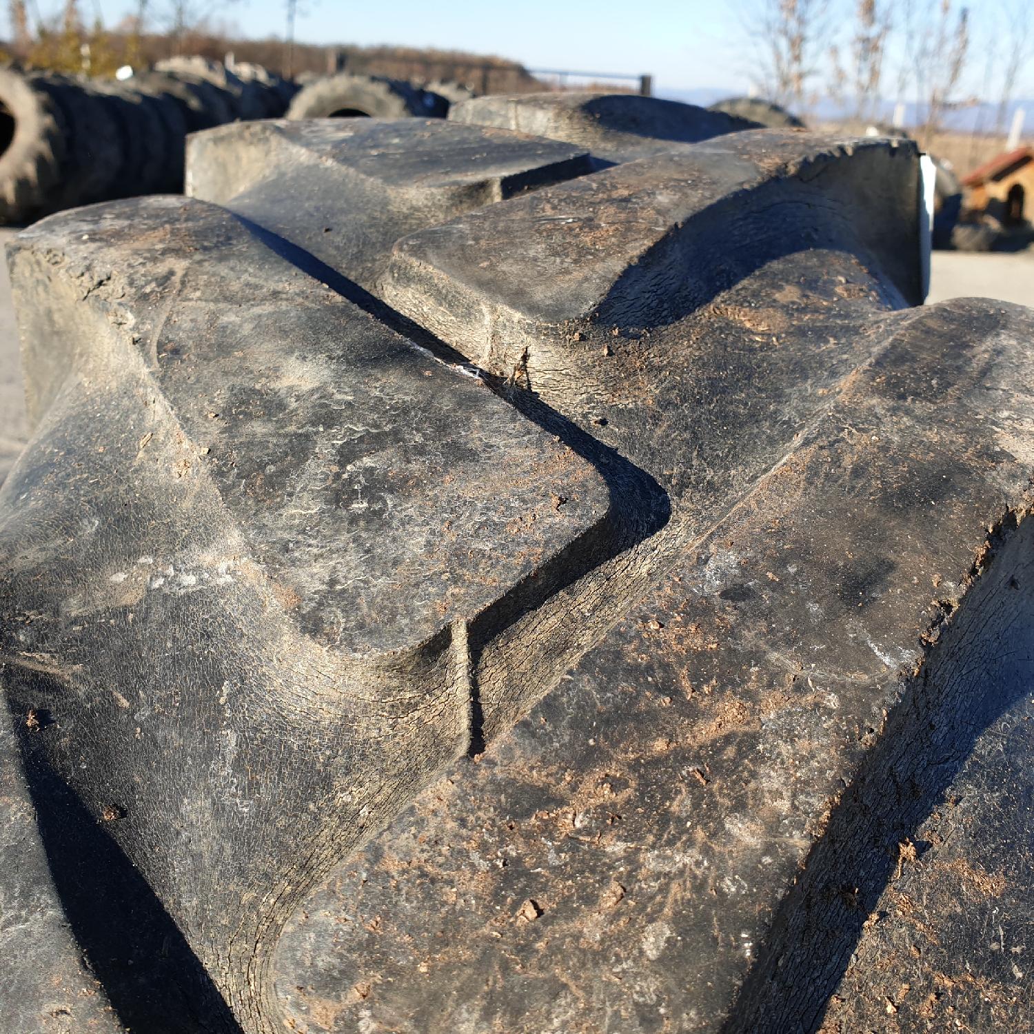  Cauciucuri 12.4-28 (320/85R28) Semperit