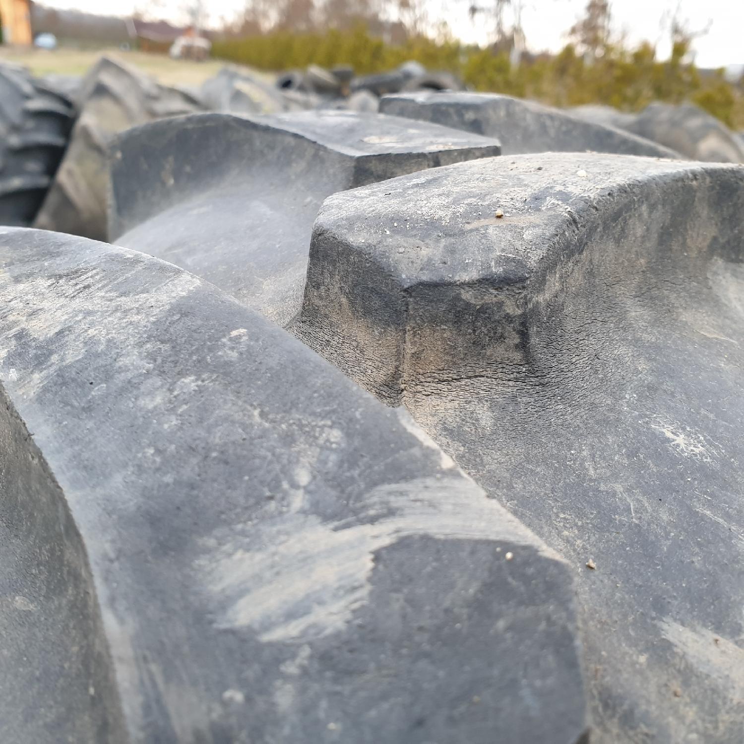  Cauciucuri 12.4-28 (320/85R28) Barum