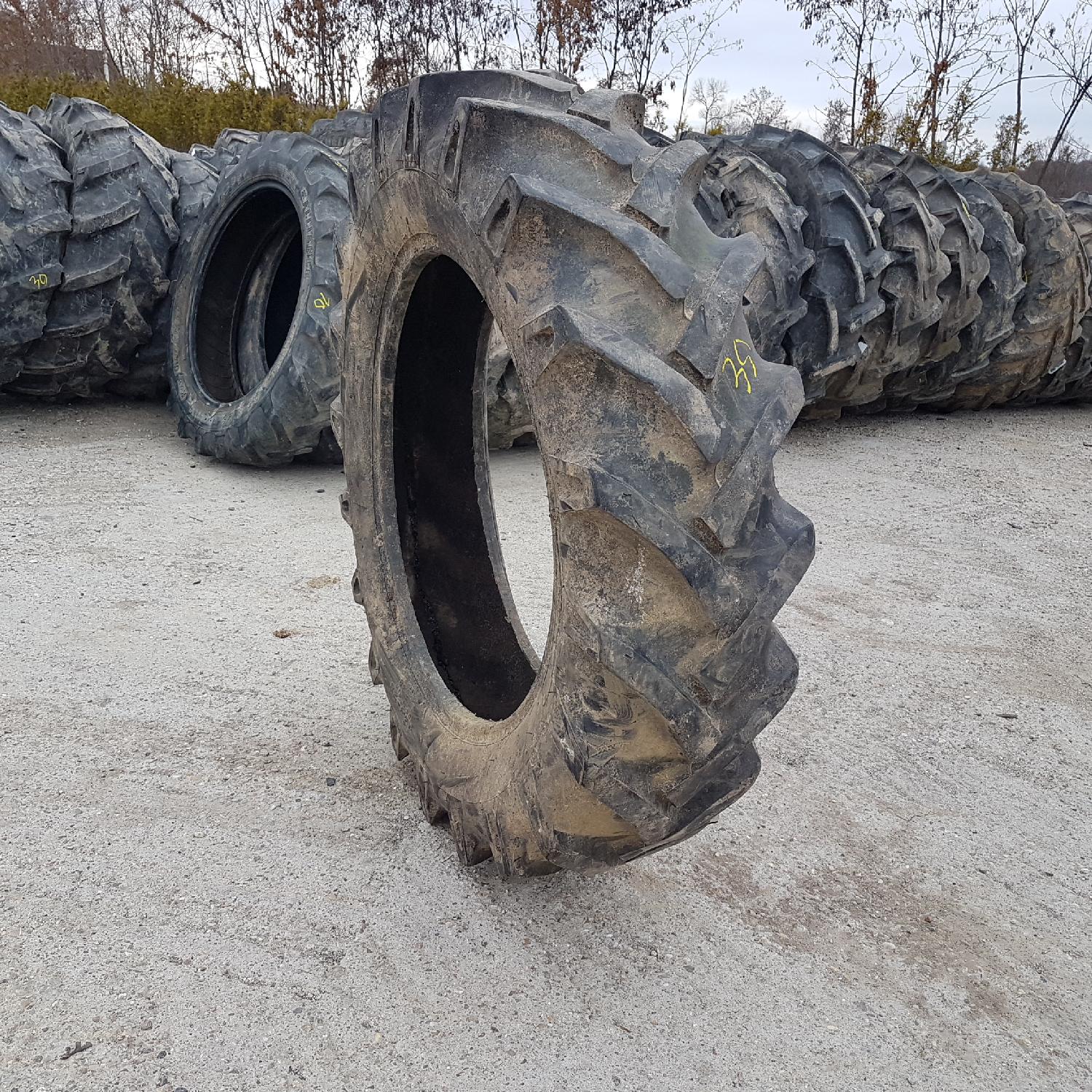  Cauciucuri 12.4-28 (320/85R28) Vredestein