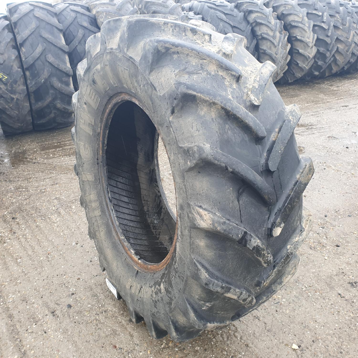  Cauciucuri 440/65R24  Michelin