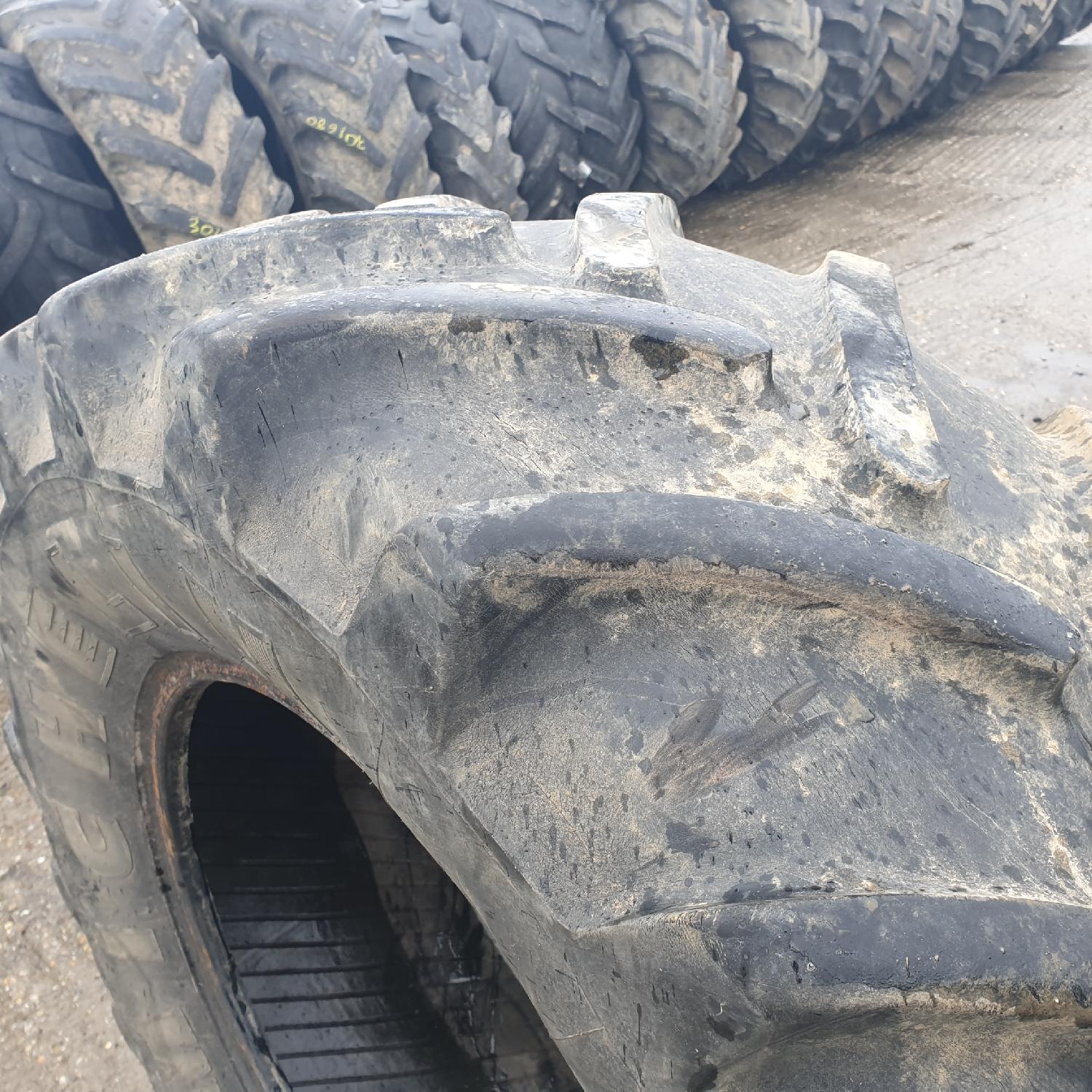  Cauciucuri 440/65R24  Michelin