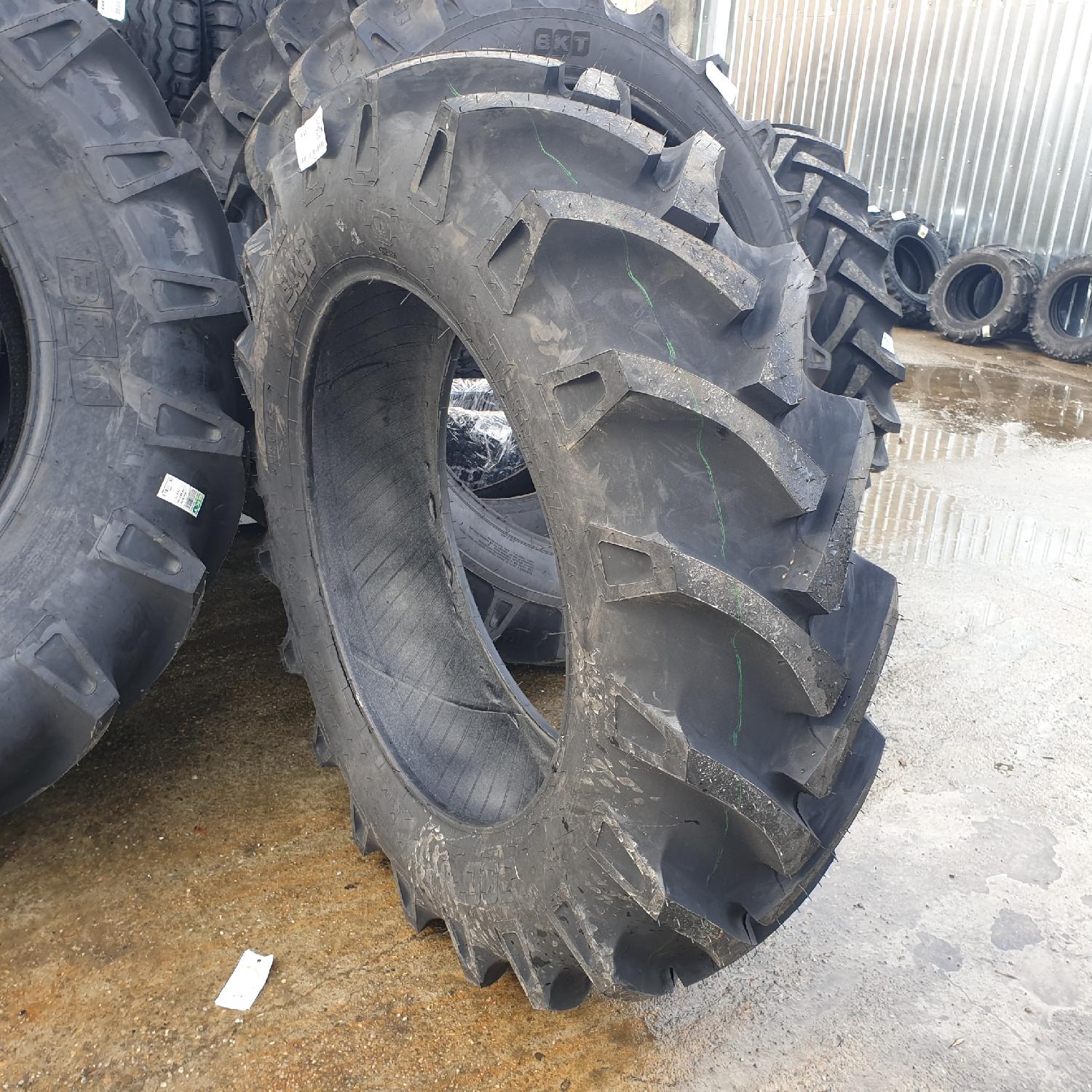  Cauciucuri 12.4-28 (320/85R28) Bkt