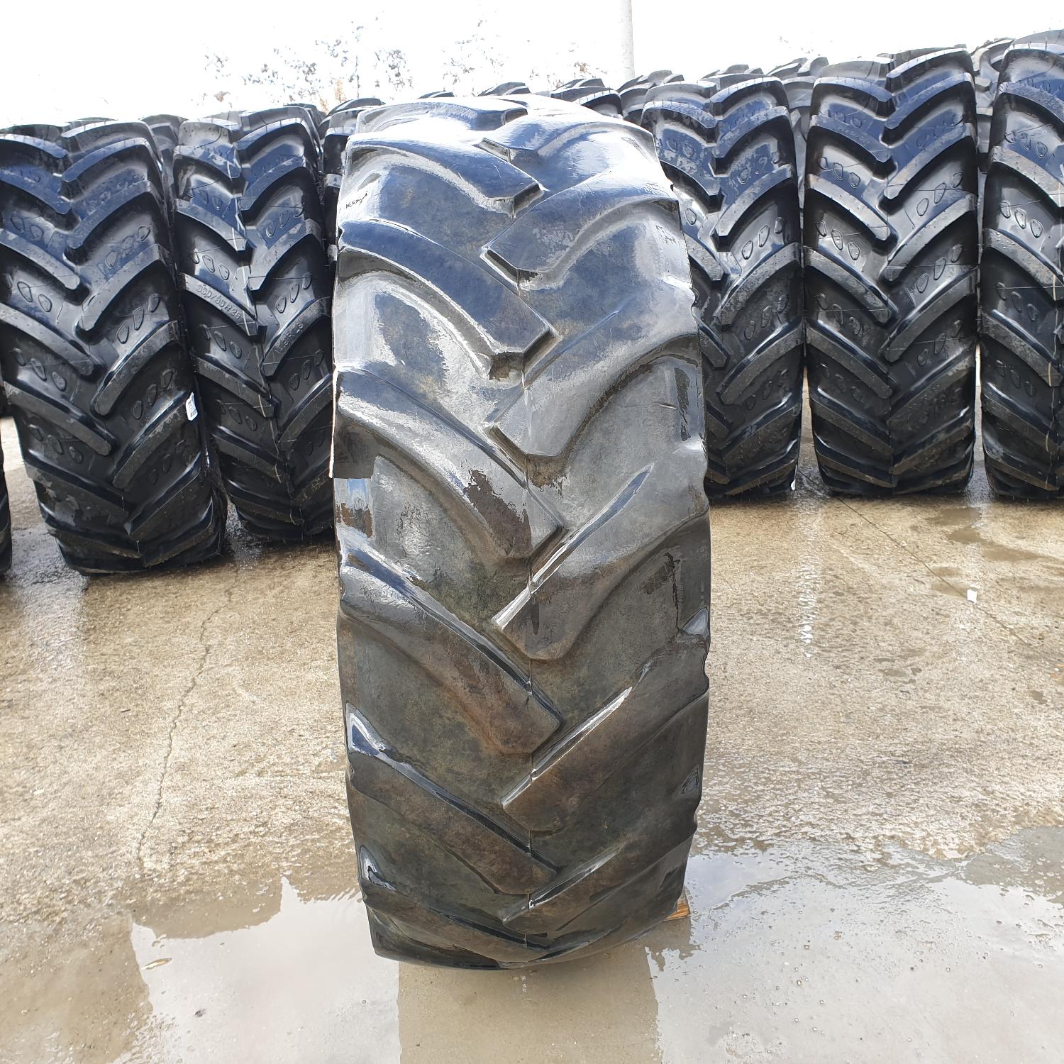  Cauciucuri 340/85R24 (13.6R24) Continental