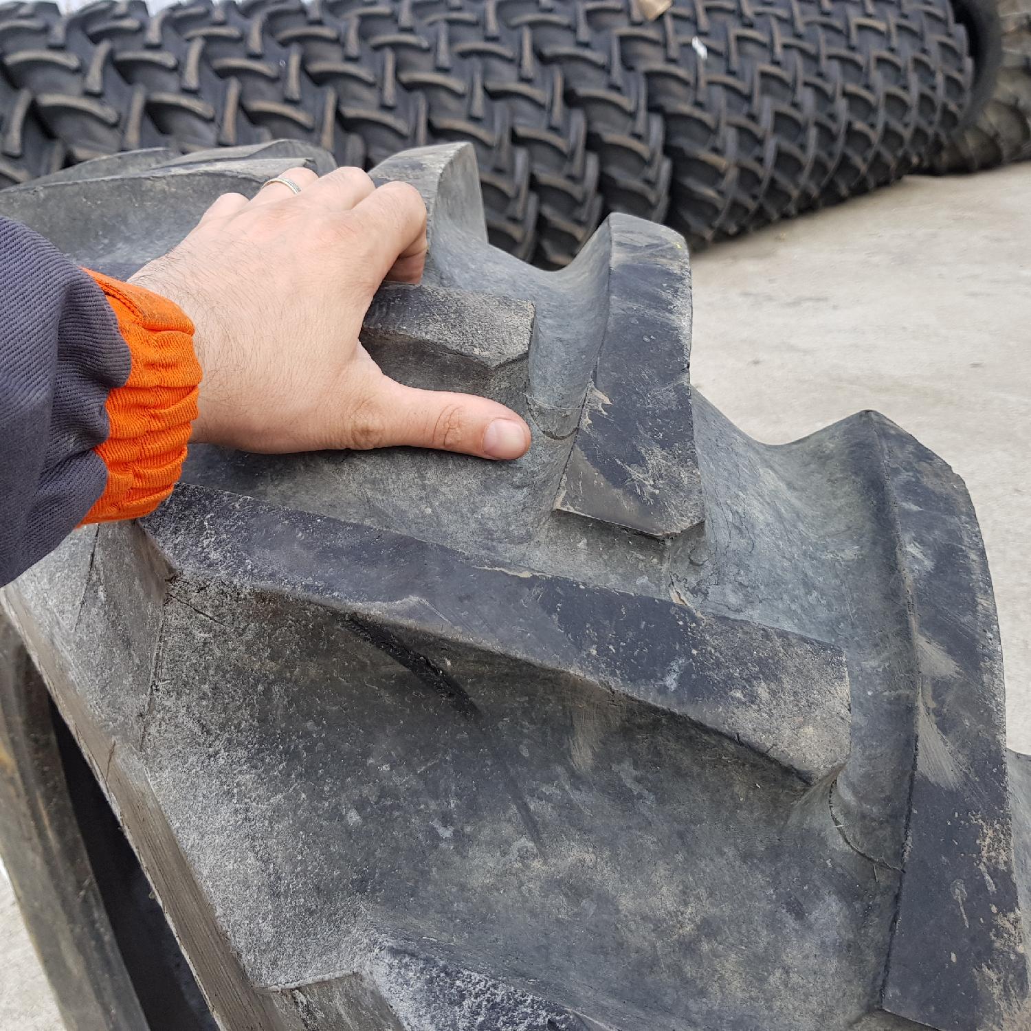  Cauciucuri 14.9-28 (380/85R28) Semperit