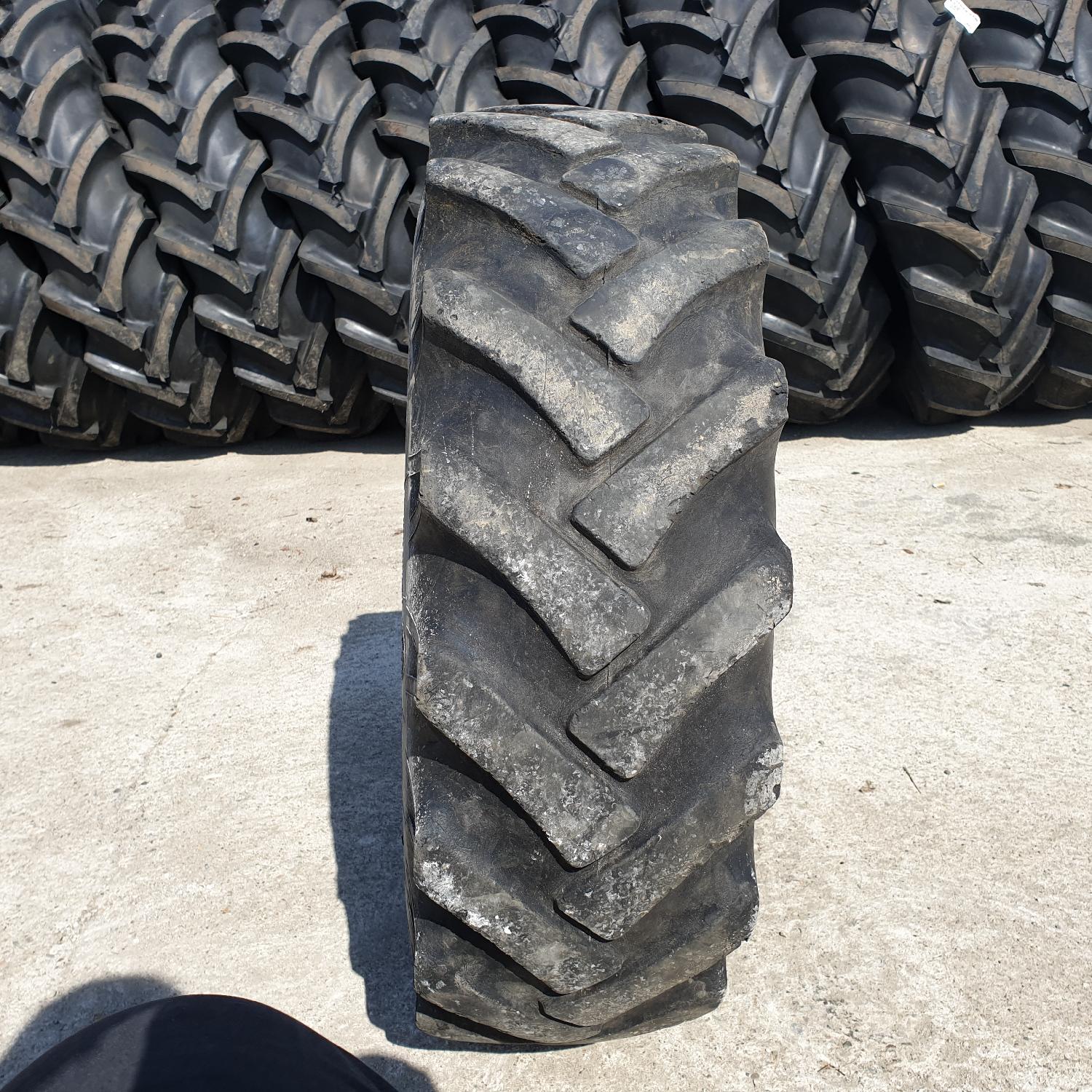  Cauciucuri 10.5-18 (10.5/80R18) Continental