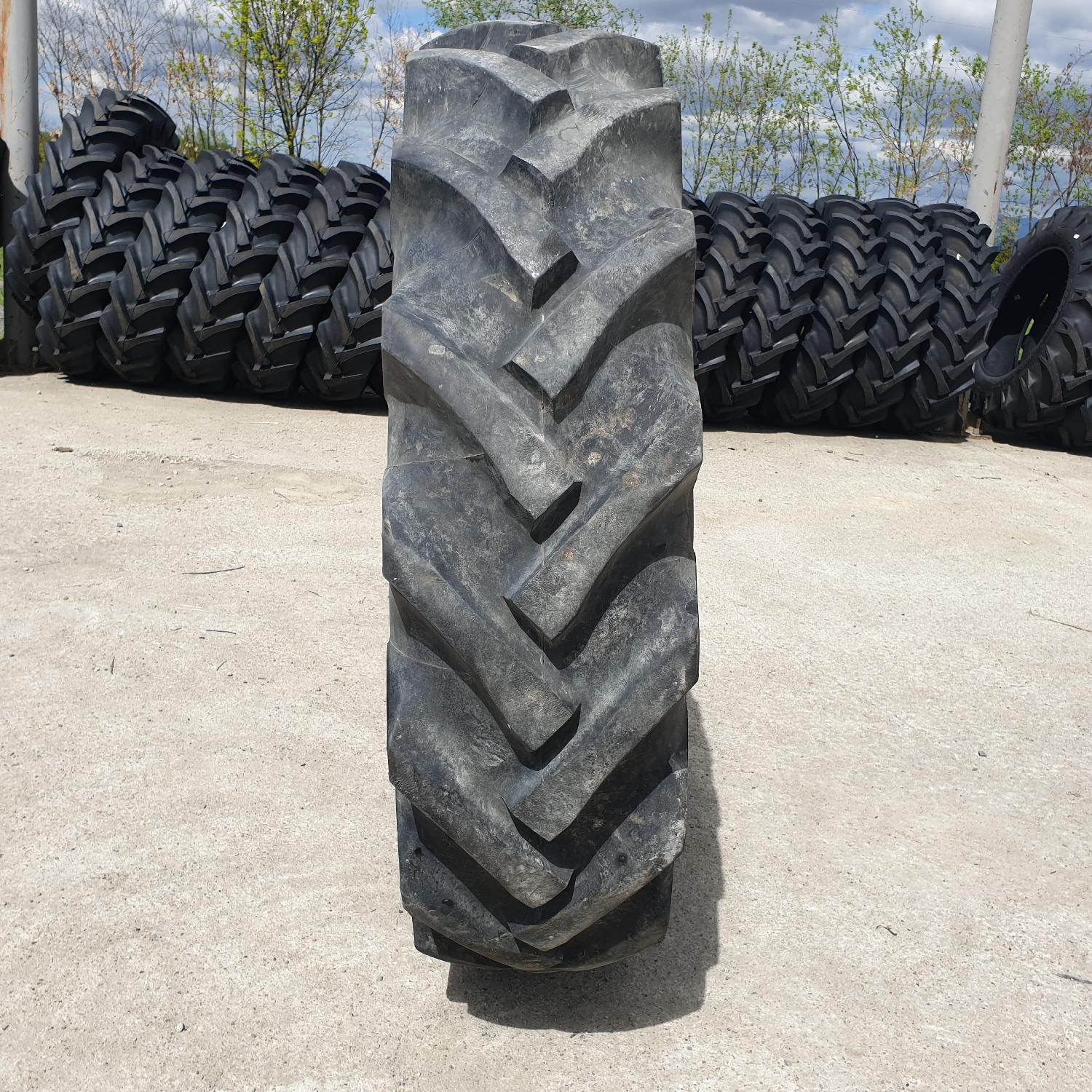  Cauciucuri 12.4-28 (320/85R28) Pirelli