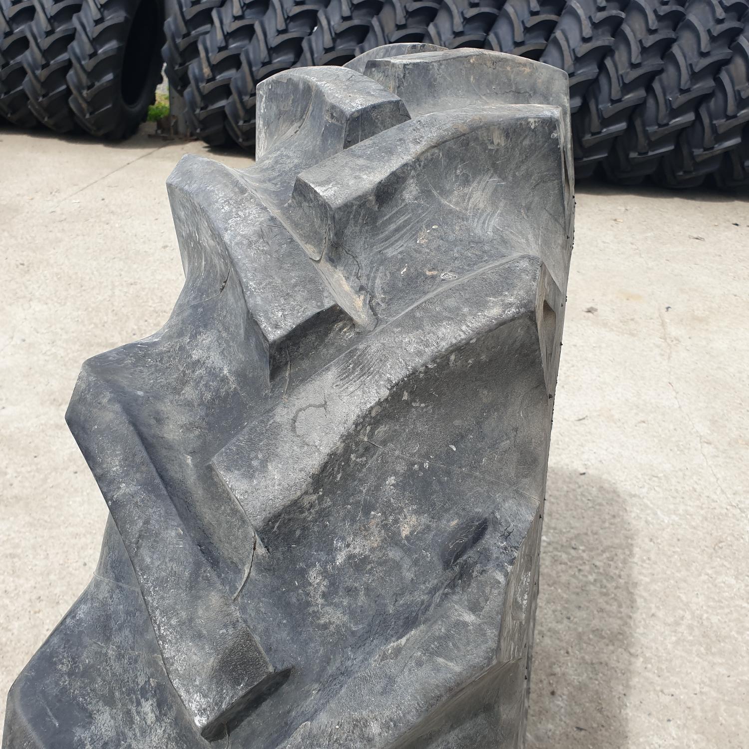  Cauciucuri 12.4-28 (320/85R28) Pirelli