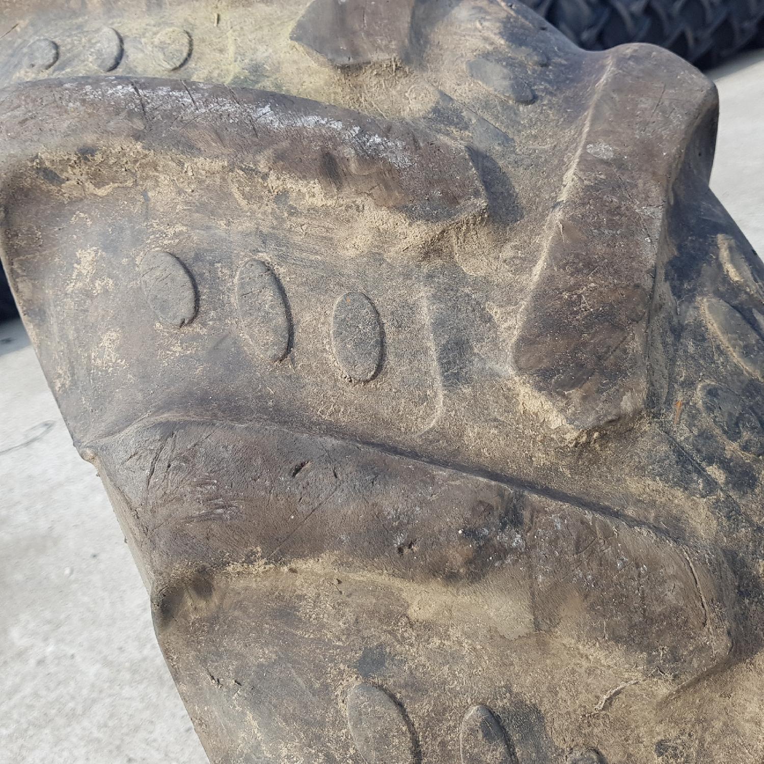  Cauciucuri 340/85R24 (13.6R24) Bkt