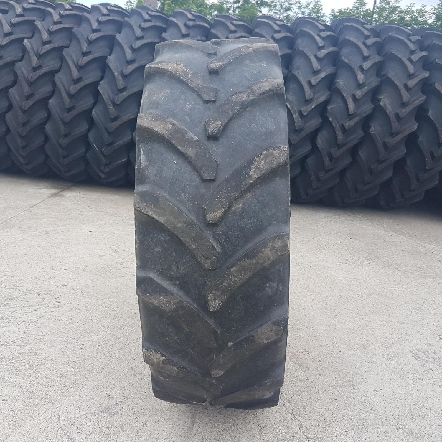  Cauciucuri 340/85R24 (13.6R24) Vredestein