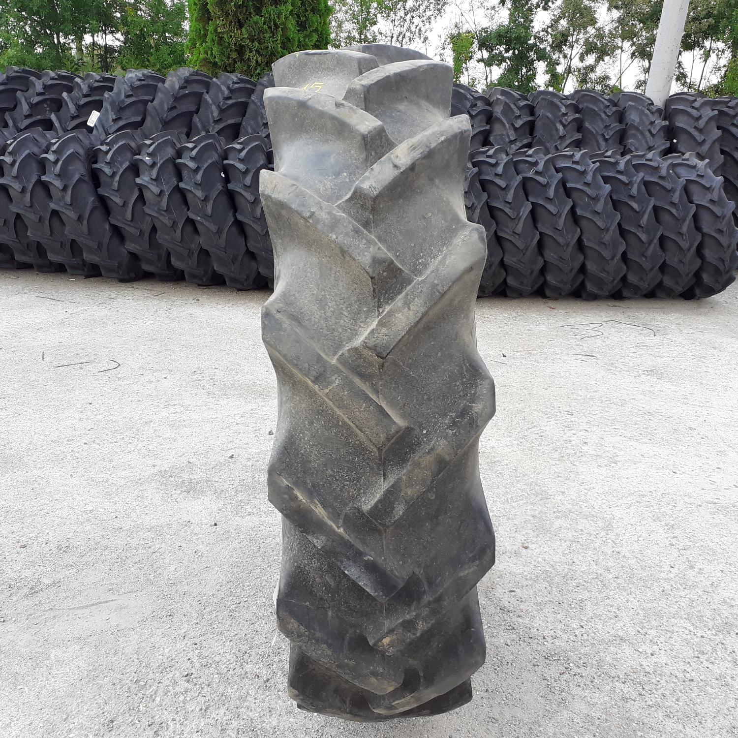  Cauciucuri 12.4-28 (320/85R28) Dunlop