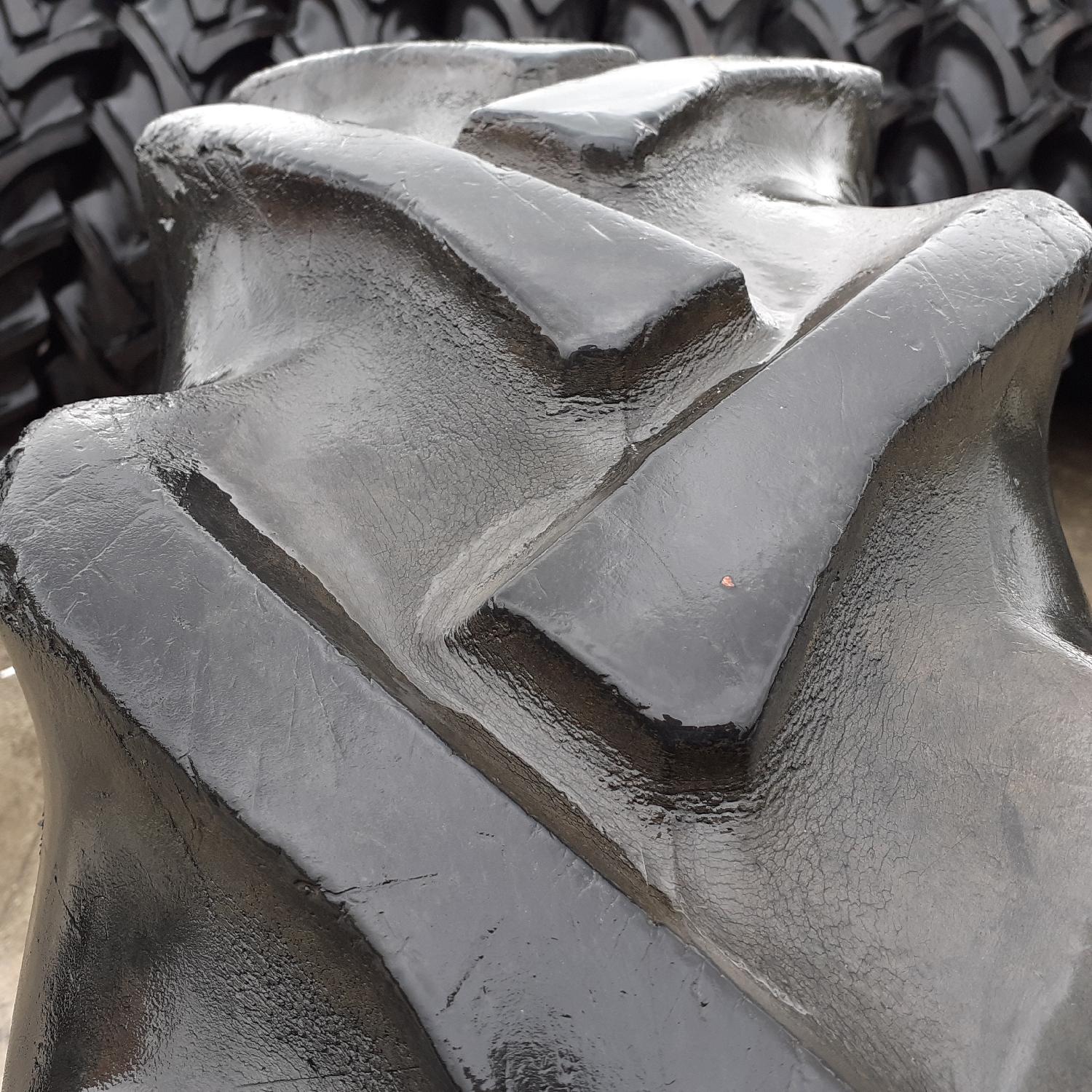  Cauciucuri 12.4-28 (320/85R28) Metzeler