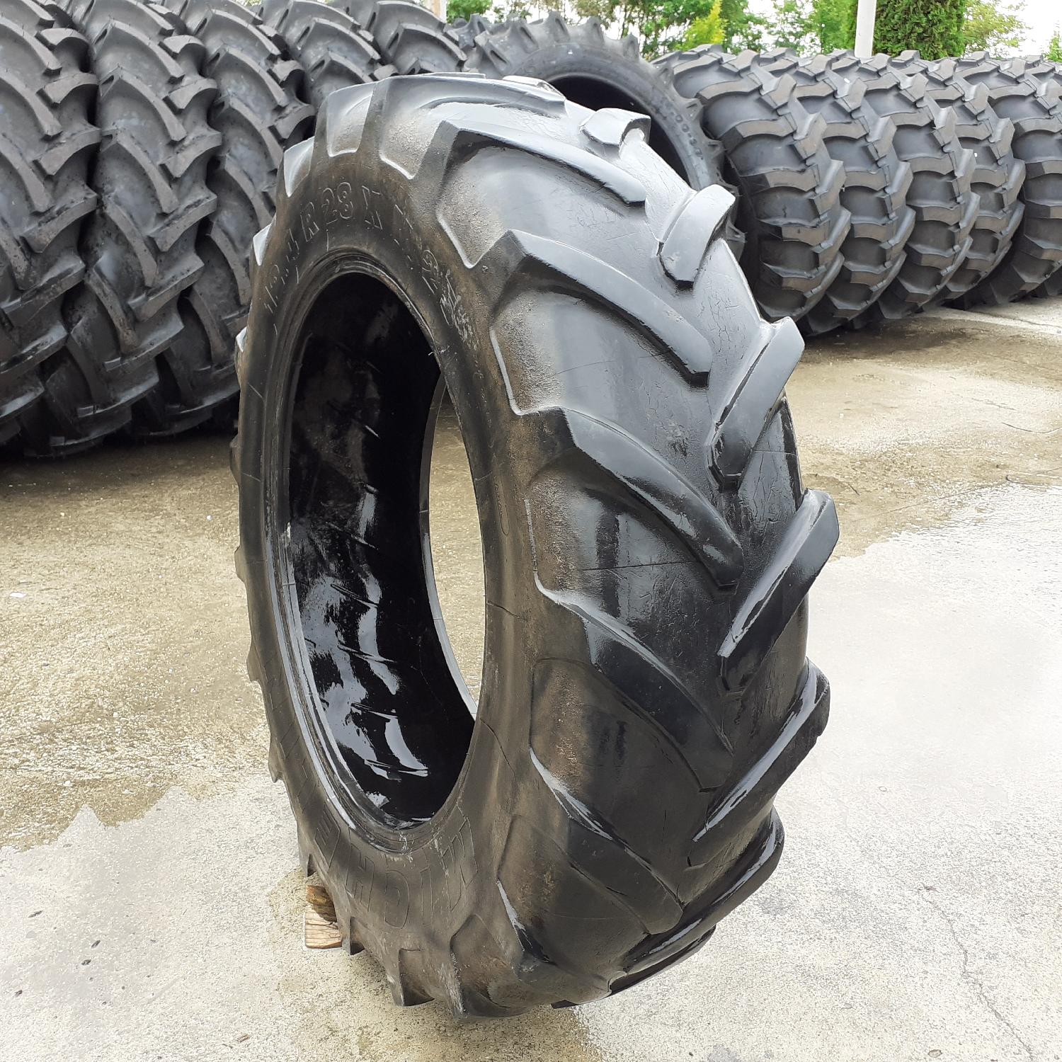 Cauciucuri 12.4R28 (320/85R28) Michelin
