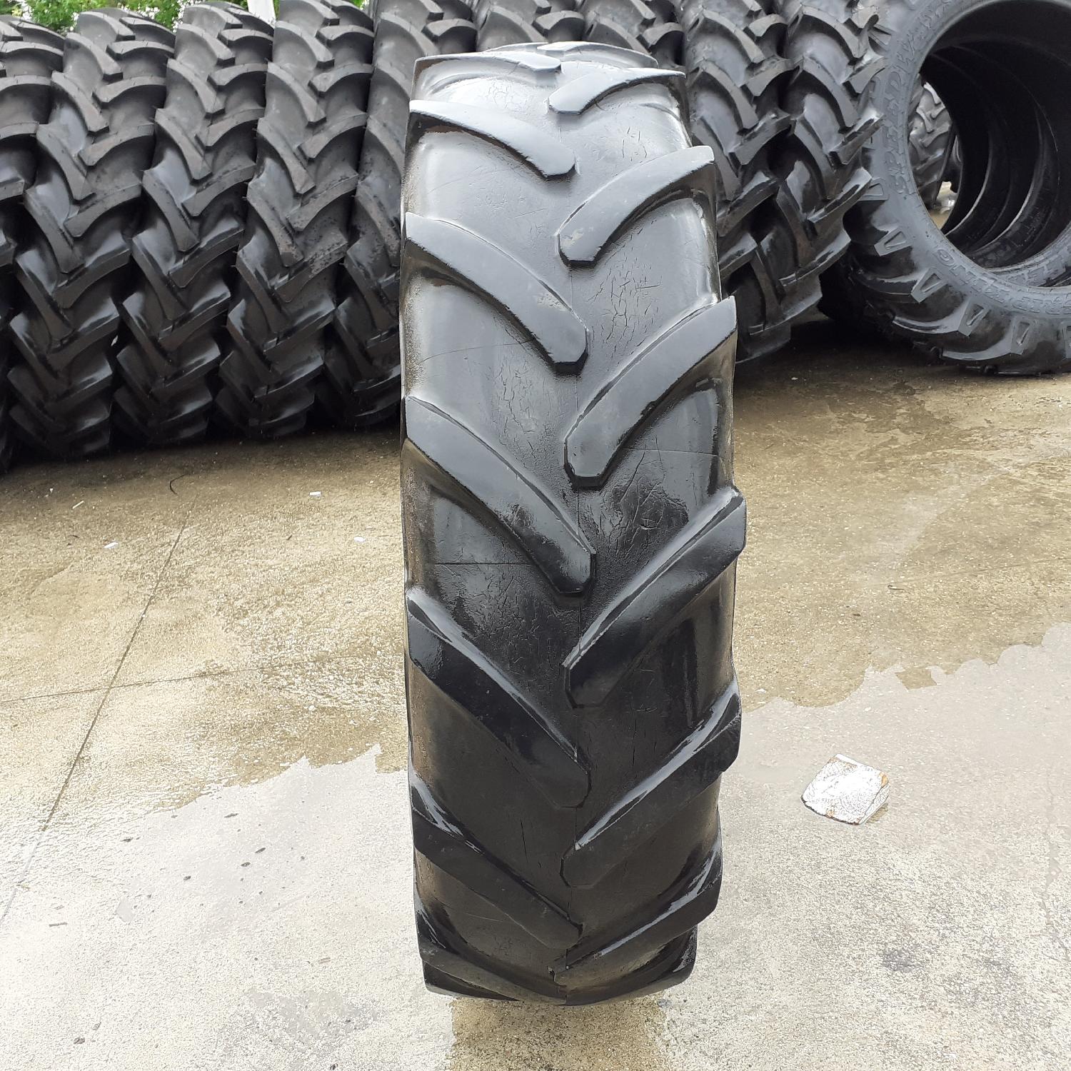  Cauciucuri 12.4R28 (320/85R28) Michelin