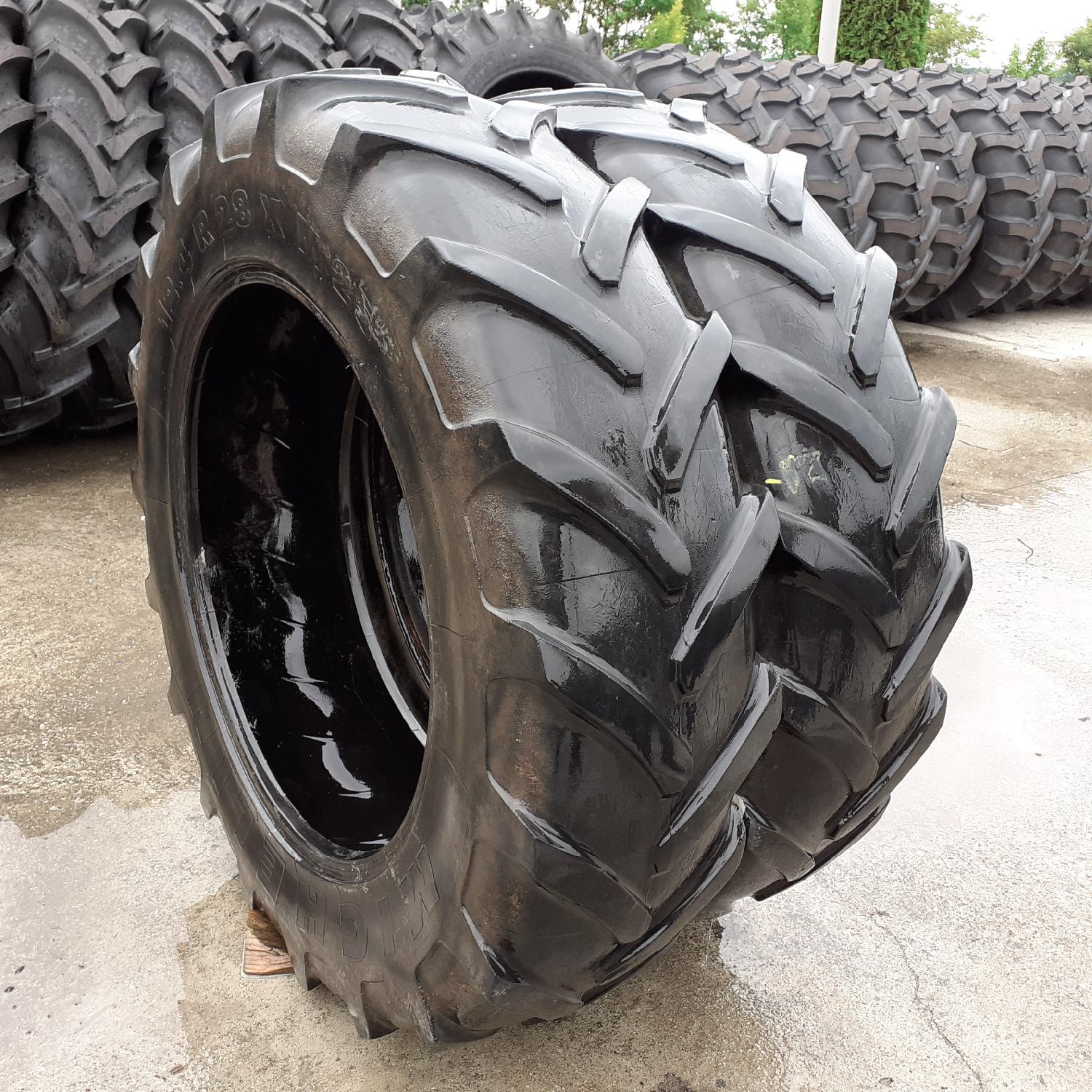  Cauciucuri 12.4R28 (320/85R28) Michelin