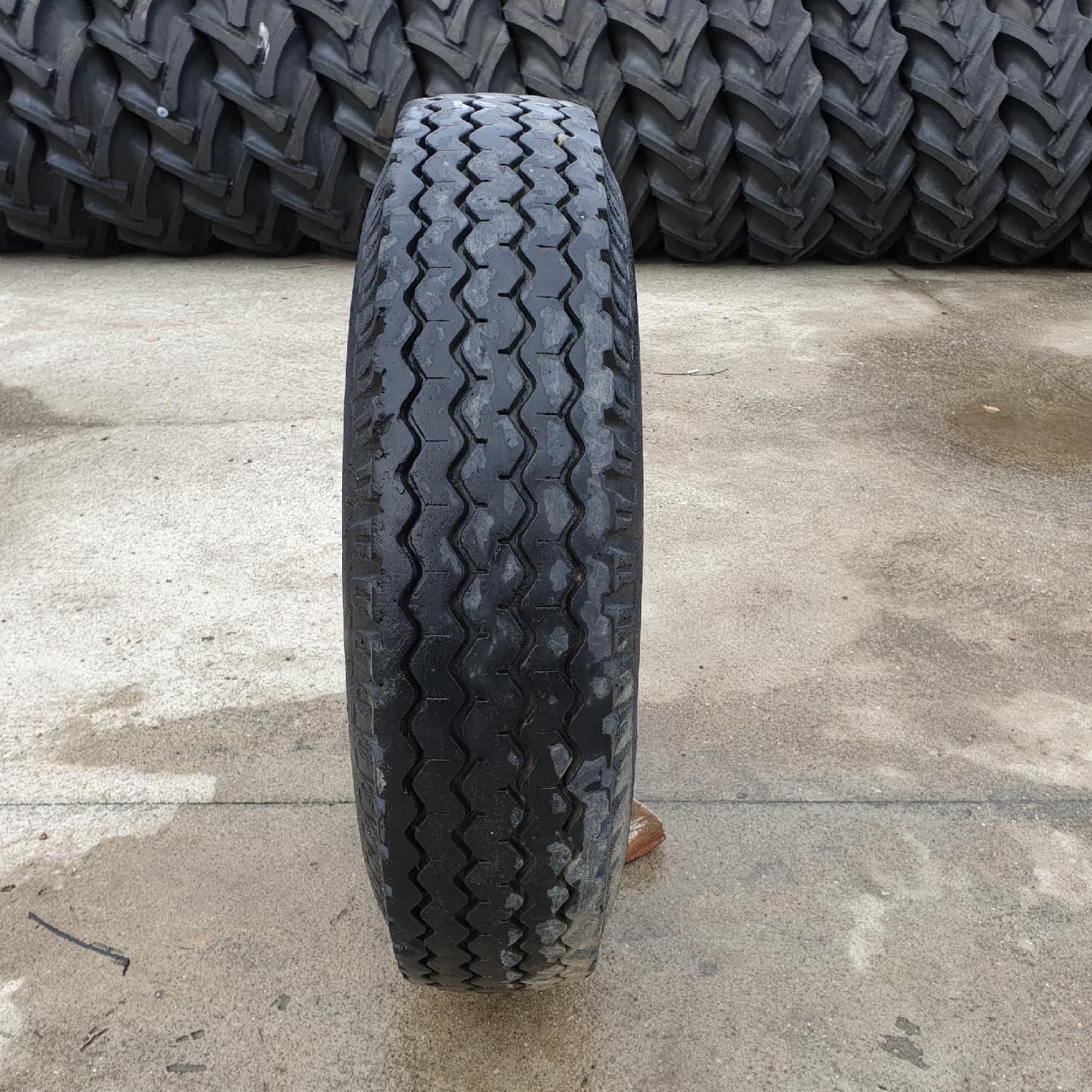  Cauciucuri 8.25-16  Semperit