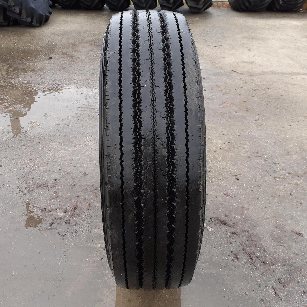  Cauciucuri 215/75R17.5  Uniroyal