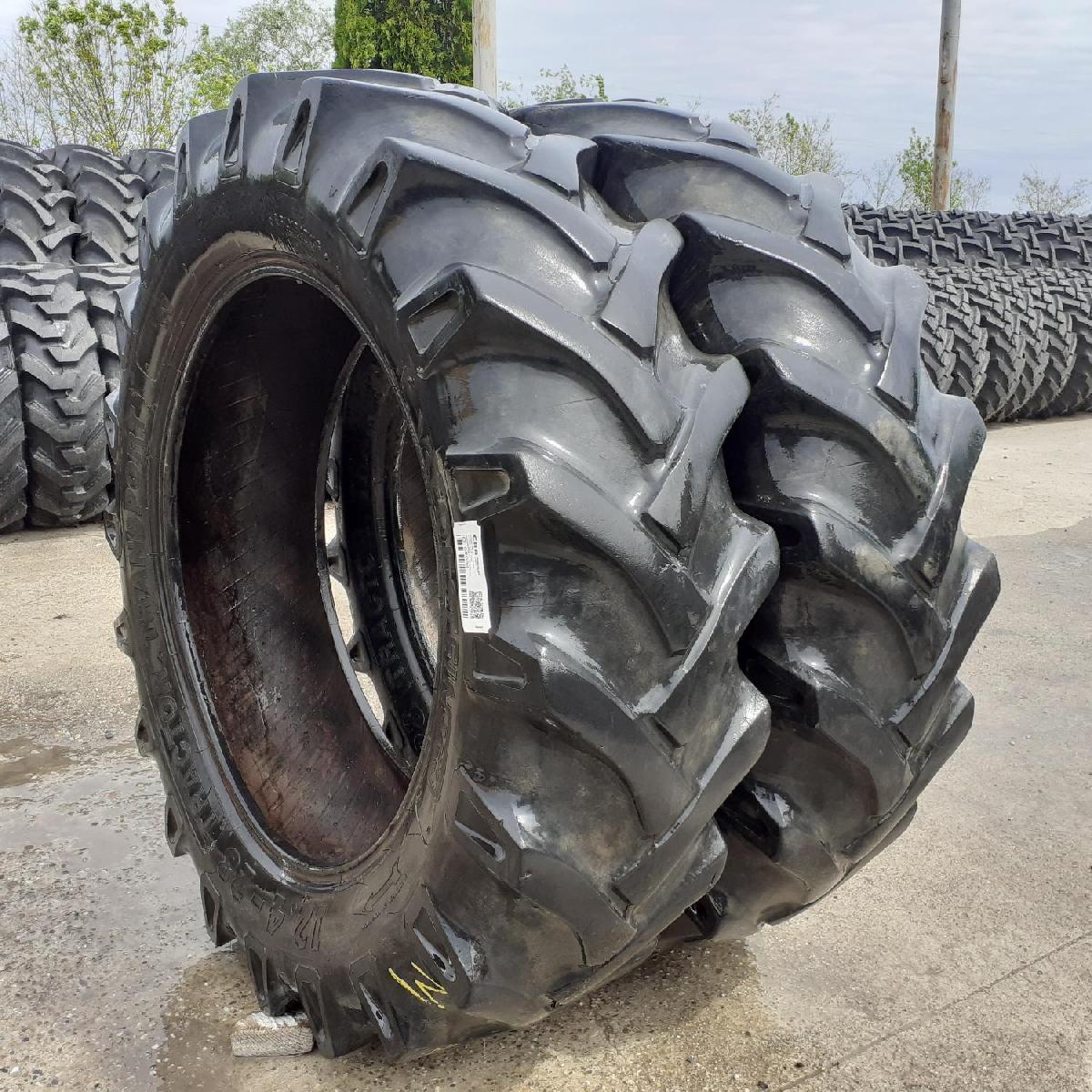  Cauciucuri 12.4-28 (320/85R28) Vredestein