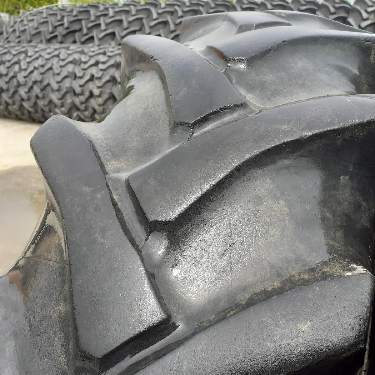  Cauciucuri 12.4-28 (320/85R28) Vredestein