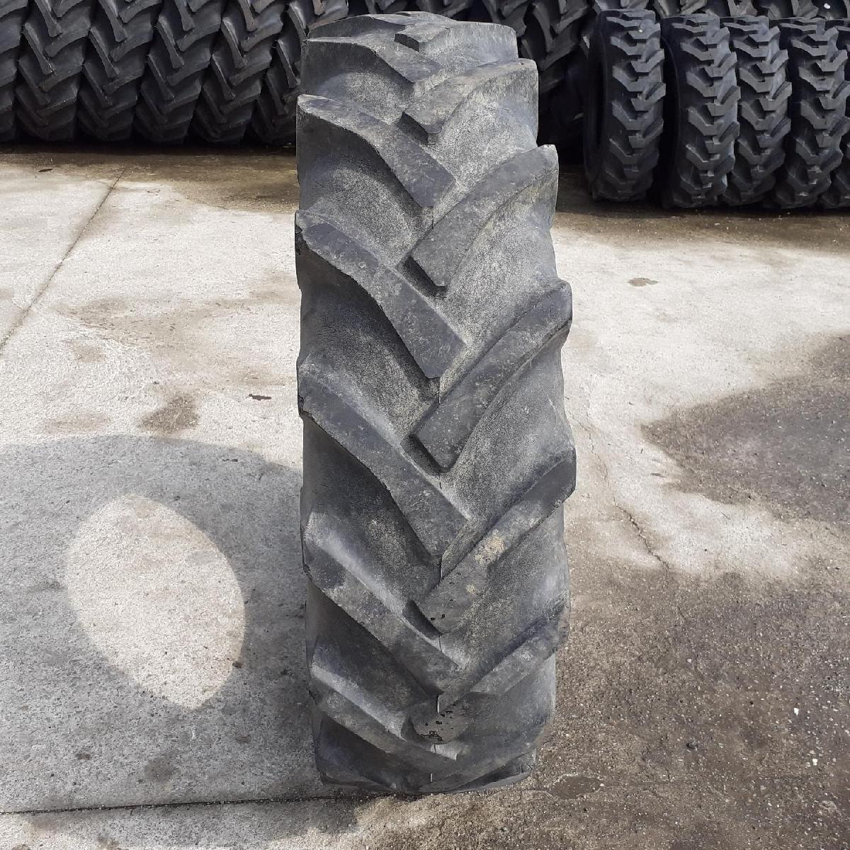  Cauciucuri 12.4-28 (320/85R28) Vredestein