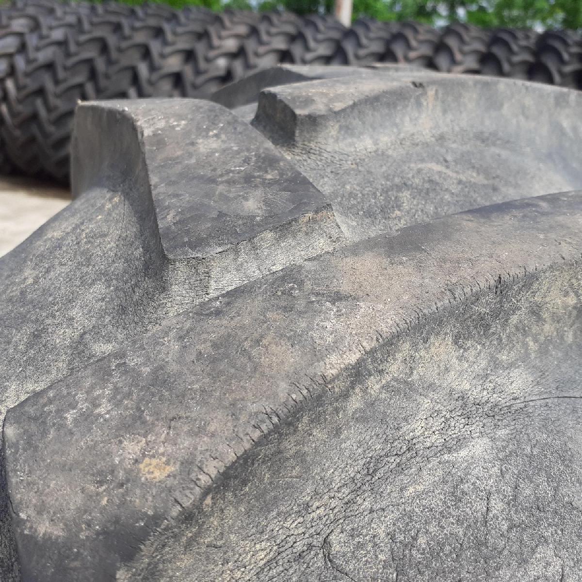 Cauciucuri 12.4-28 (320/85R28) Vredestein