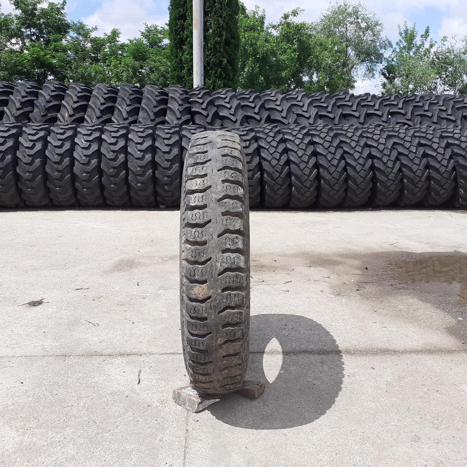  Cauciucuri 8.25-20  Prostor