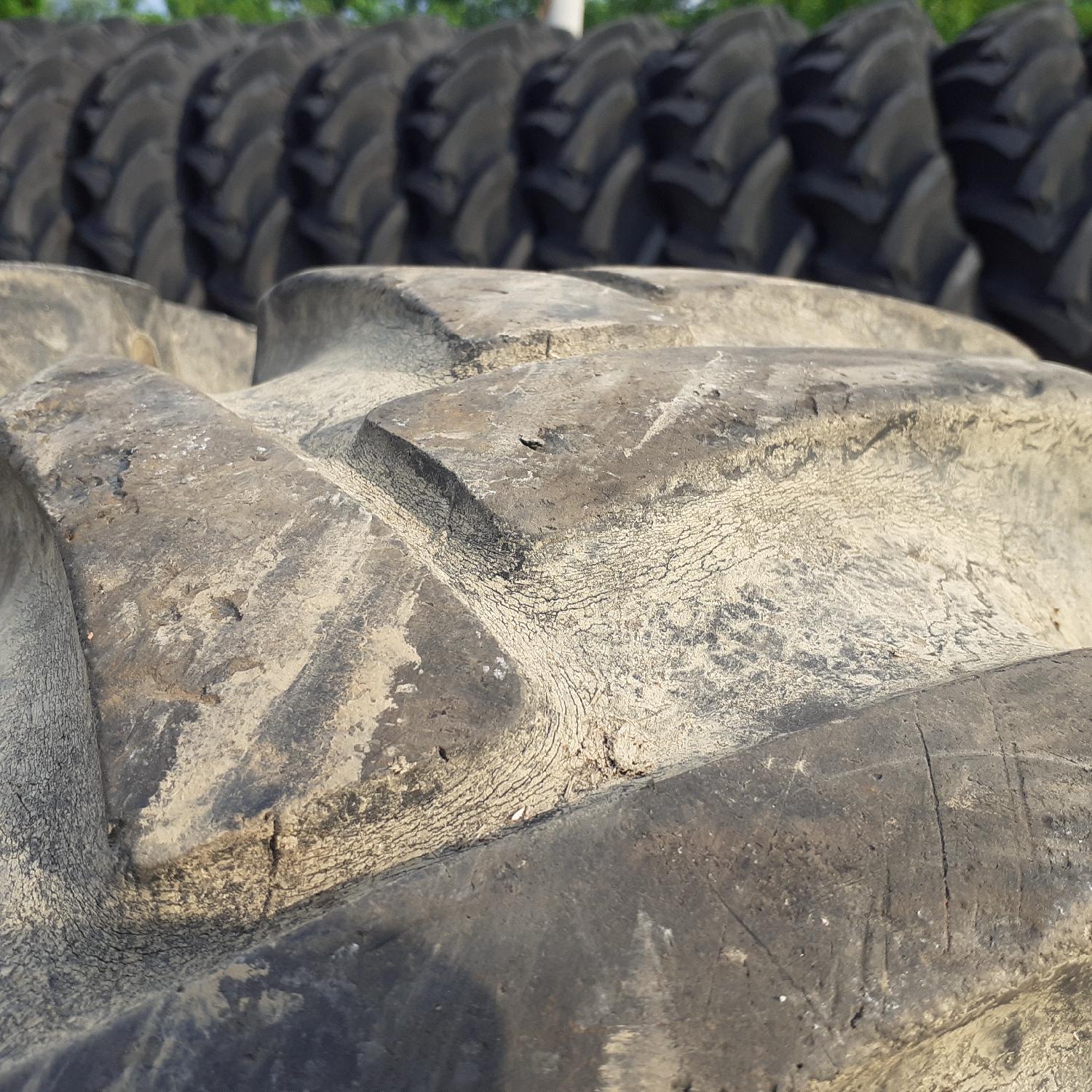  Cauciucuri 10.5-18 (10.5/80R18) Continental