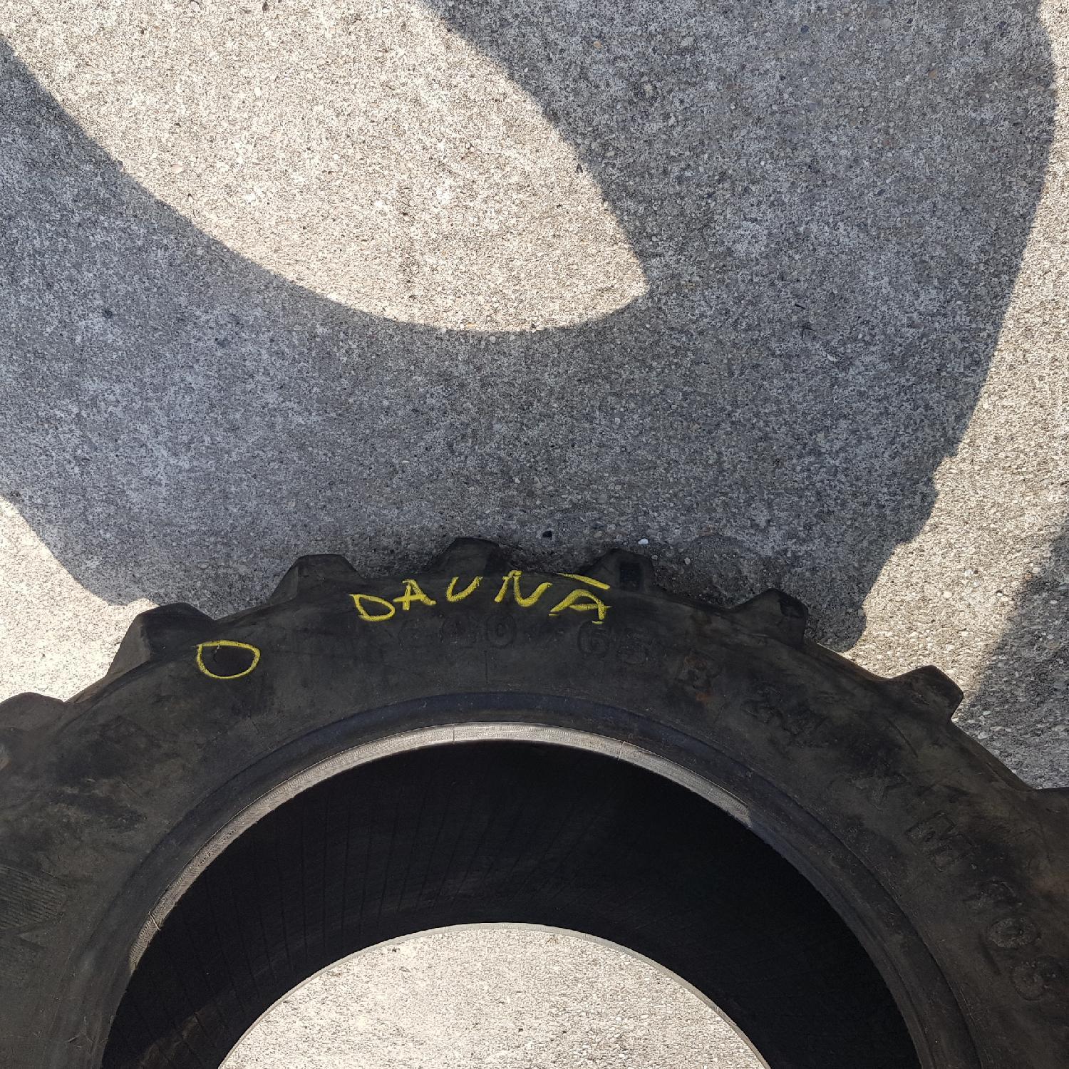  Cauciucuri 440/65 24  Michelin
