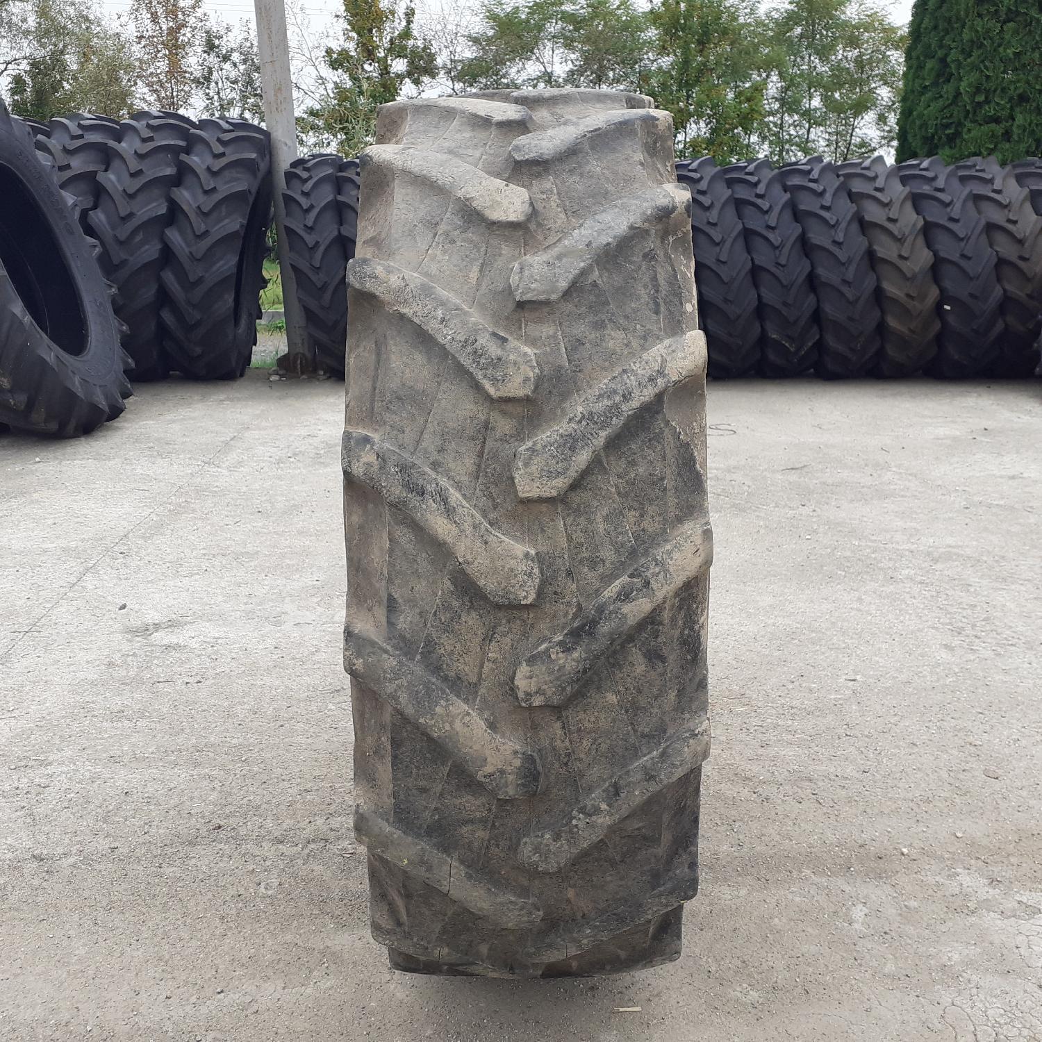  Cauciucuri 340/85R24 (13.6R24) Pirelli