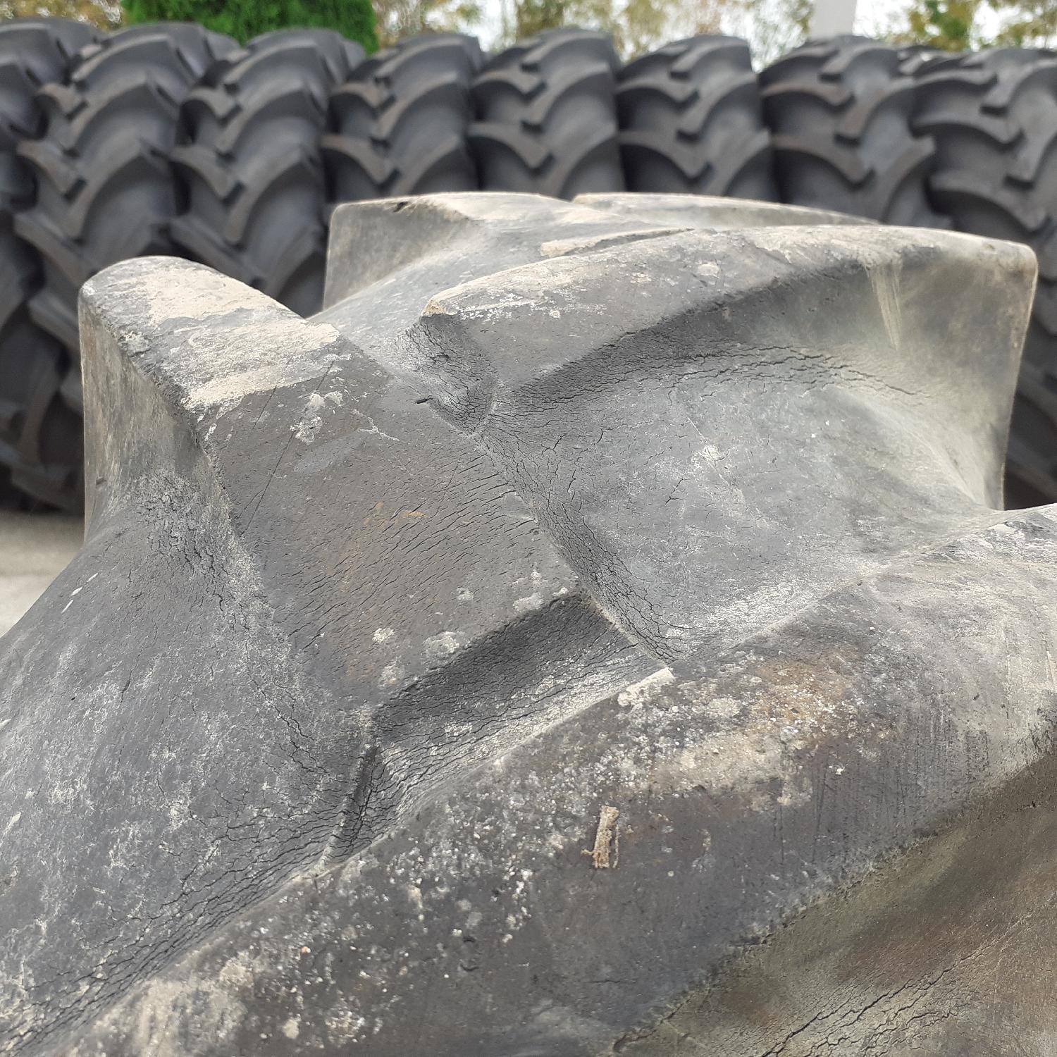  Cauciucuri 12.4-28 (320/85R28) Dunlop