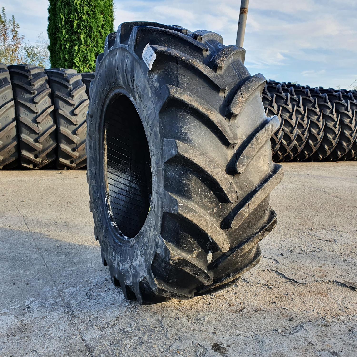  Cauciucuri 440/65 24  Michelin