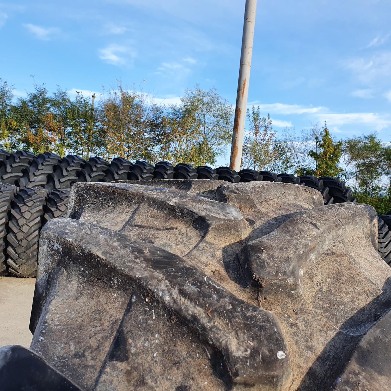  Cauciucuri 440/65R24  Trelleborg