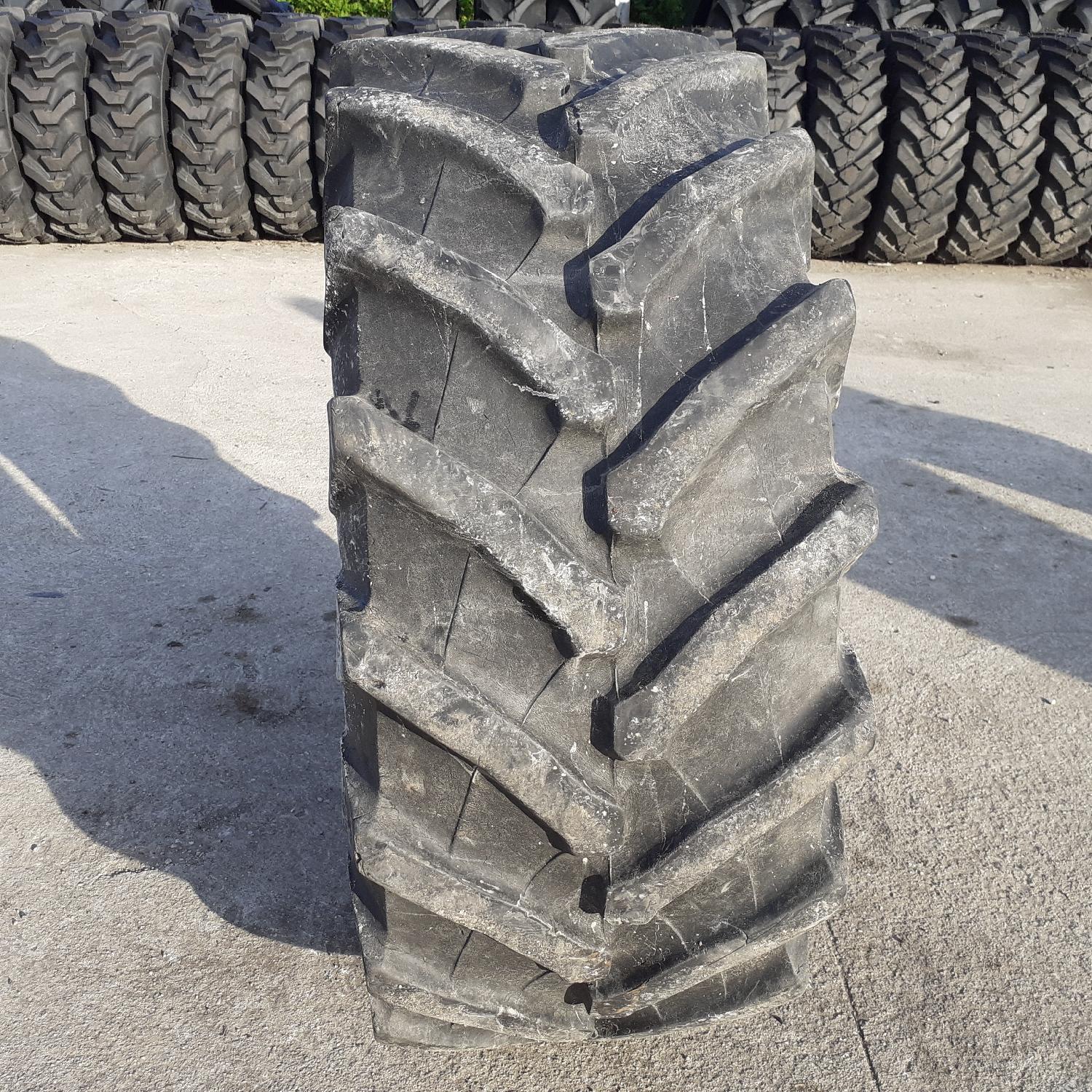  Cauciucuri 440/65R24  Pirelli