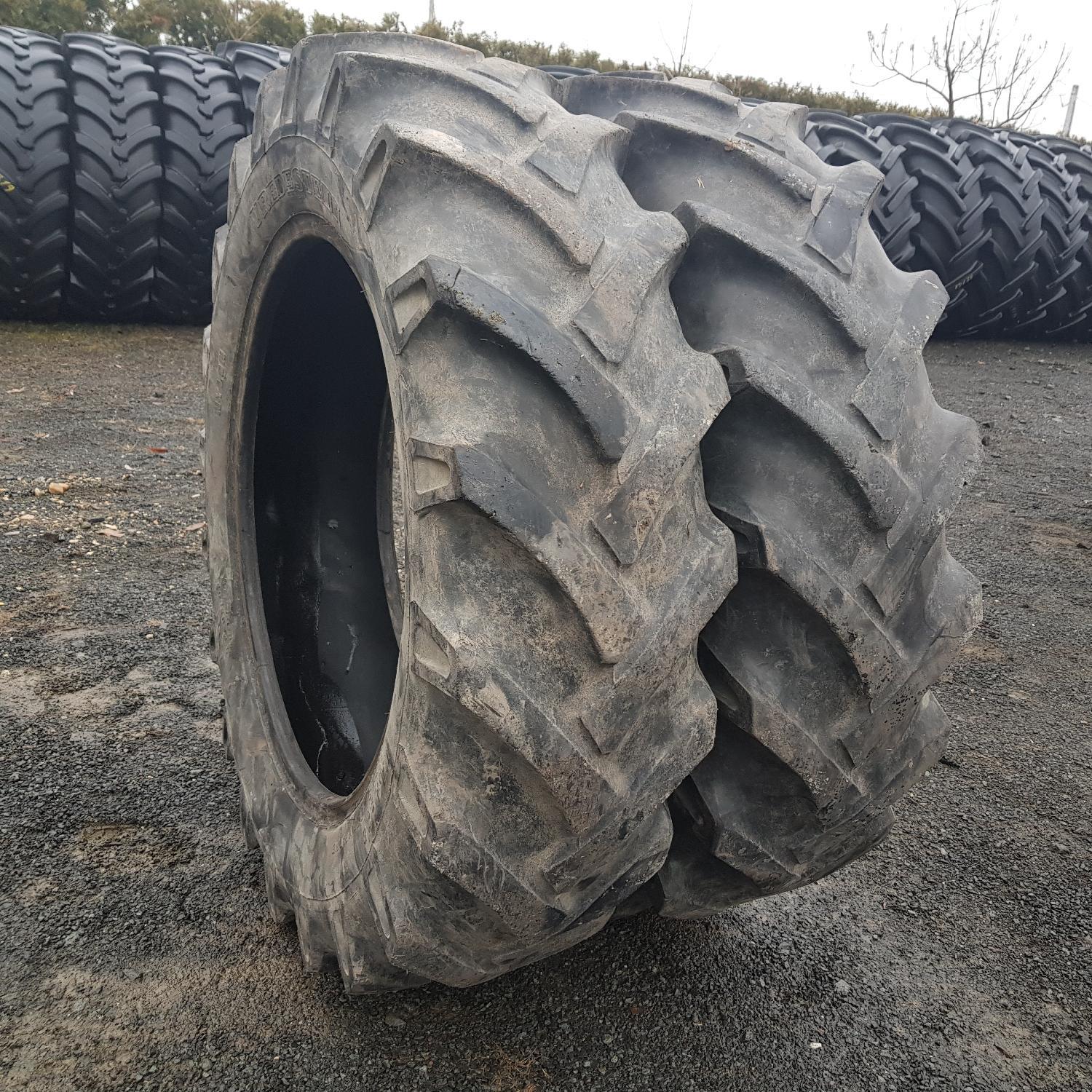  Cauciucuri 12.4-28 (320/85R28) Vredestein