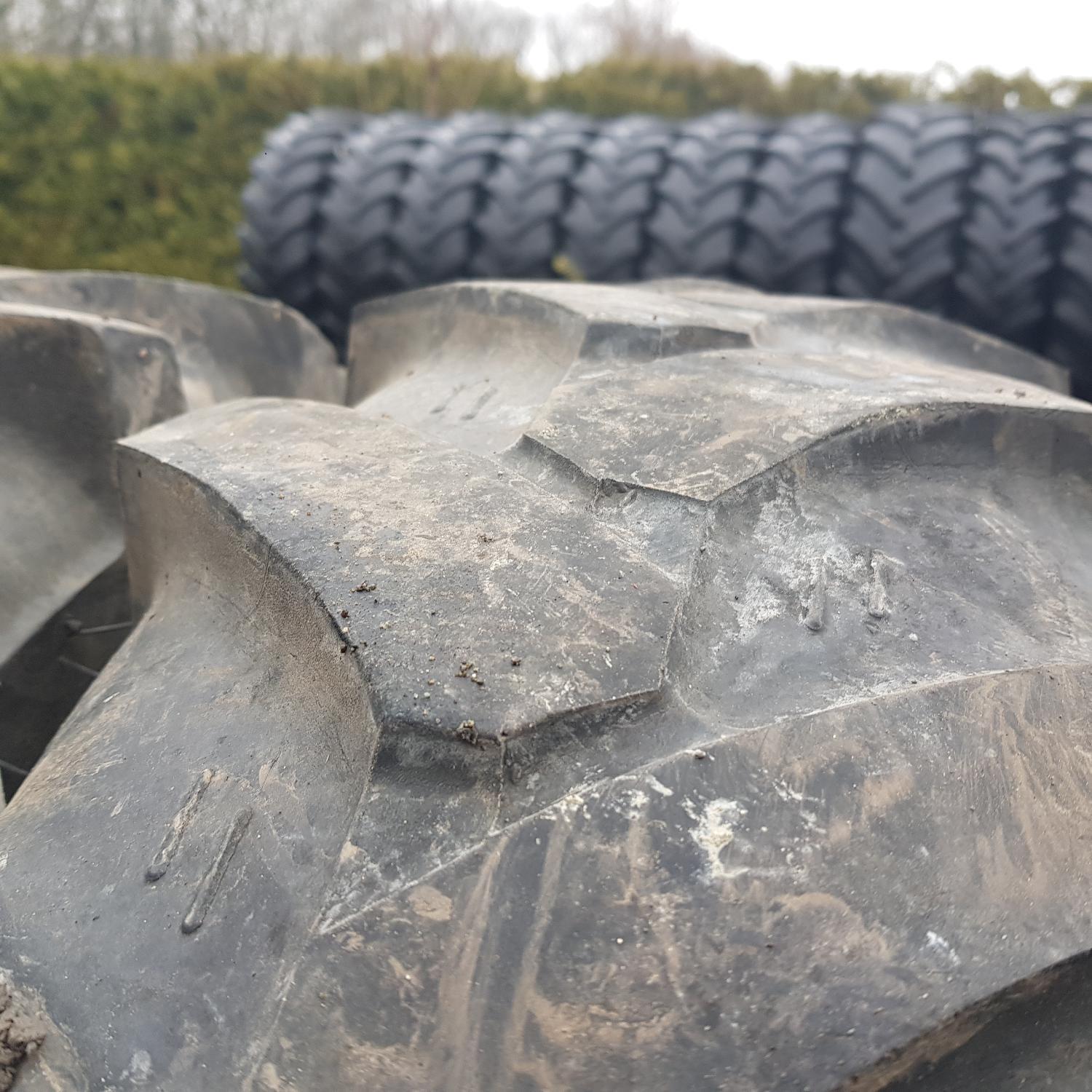  Cauciucuri 10.5-18 (10.5/80R18) Mitas