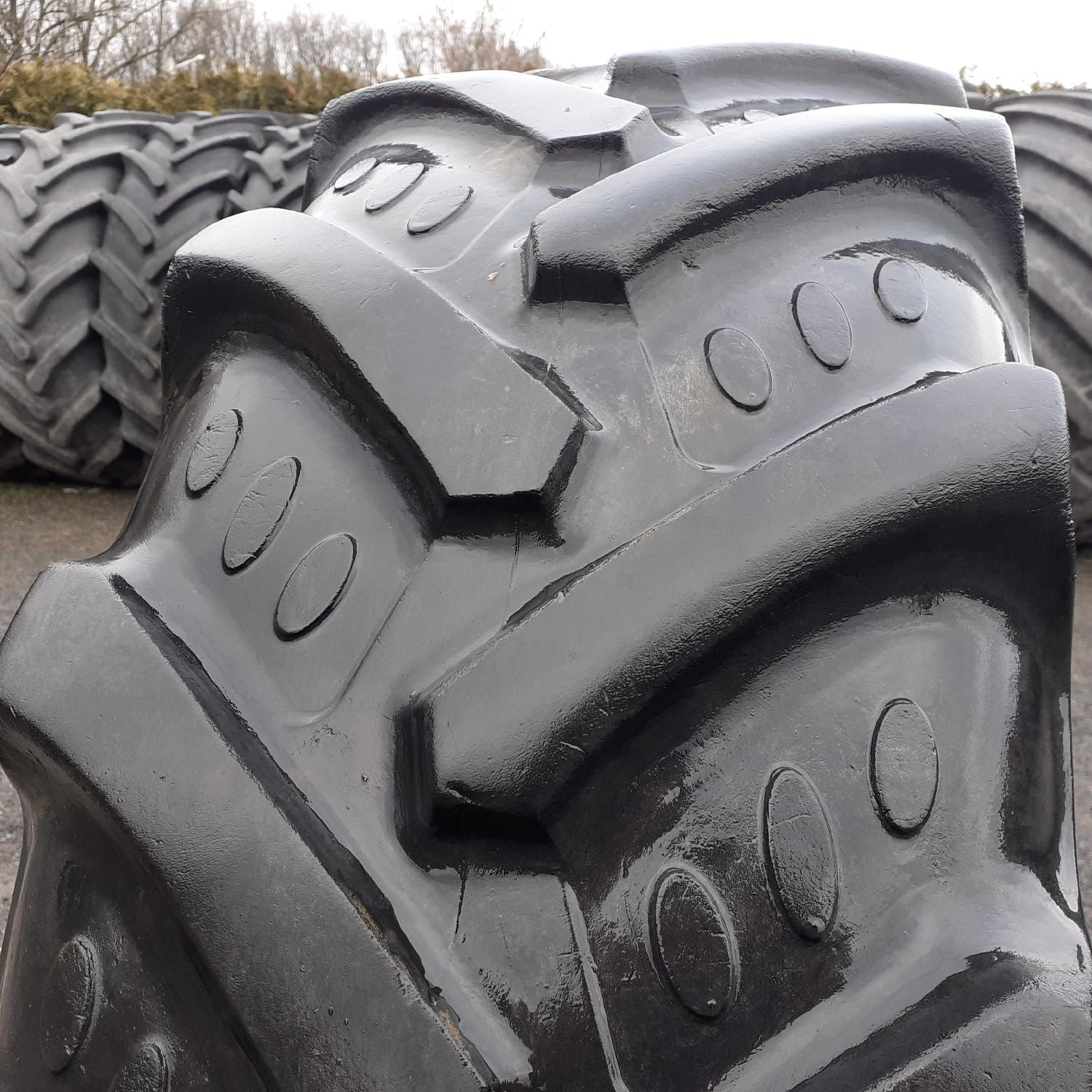  Cauciucuri 340/85R24 (13.6R24) Bkt
