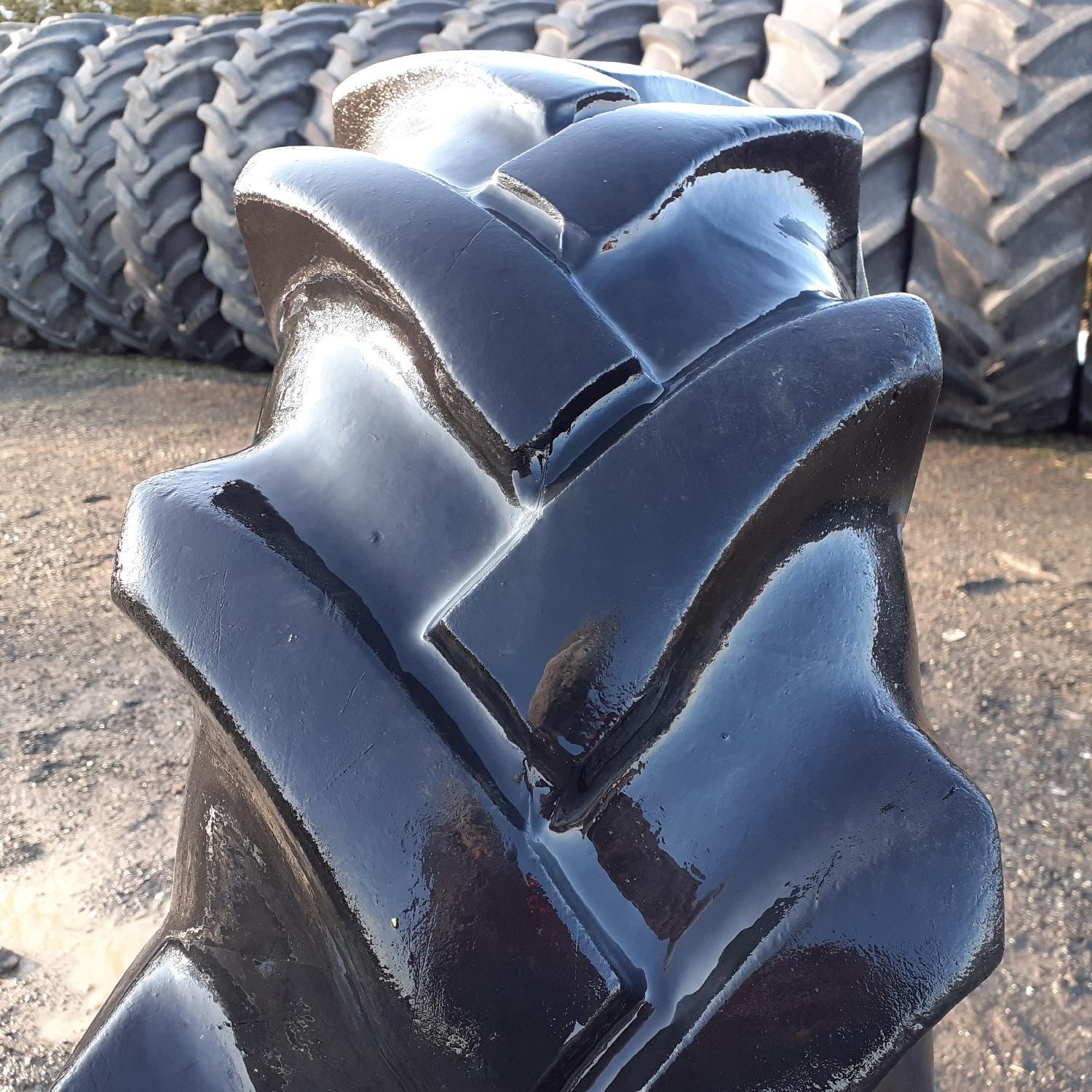  Cauciucuri 10.5-18 (10.5/80R18) Pirelli