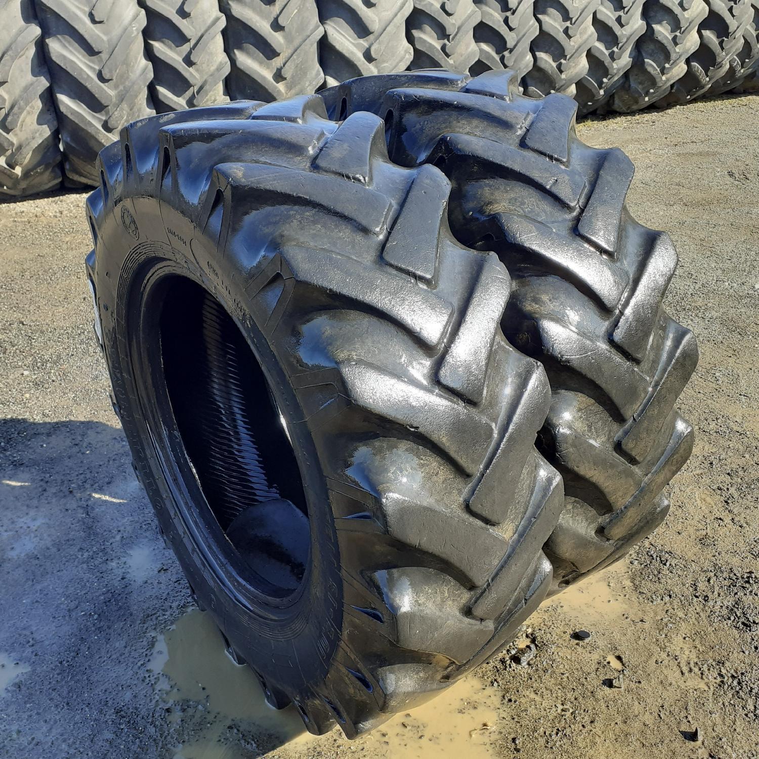  Cauciucuri 10.5-18 (10.5/80R18) Semperit