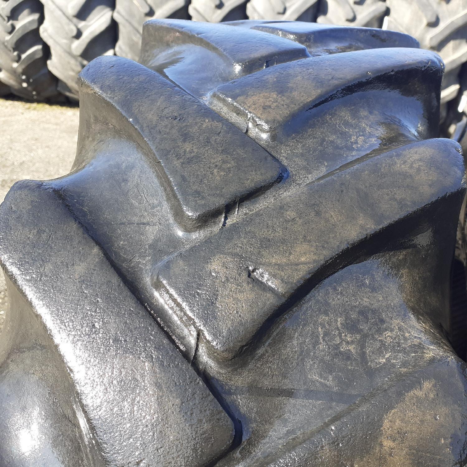  Cauciucuri 10.5-18 (10.5/80R18) Semperit