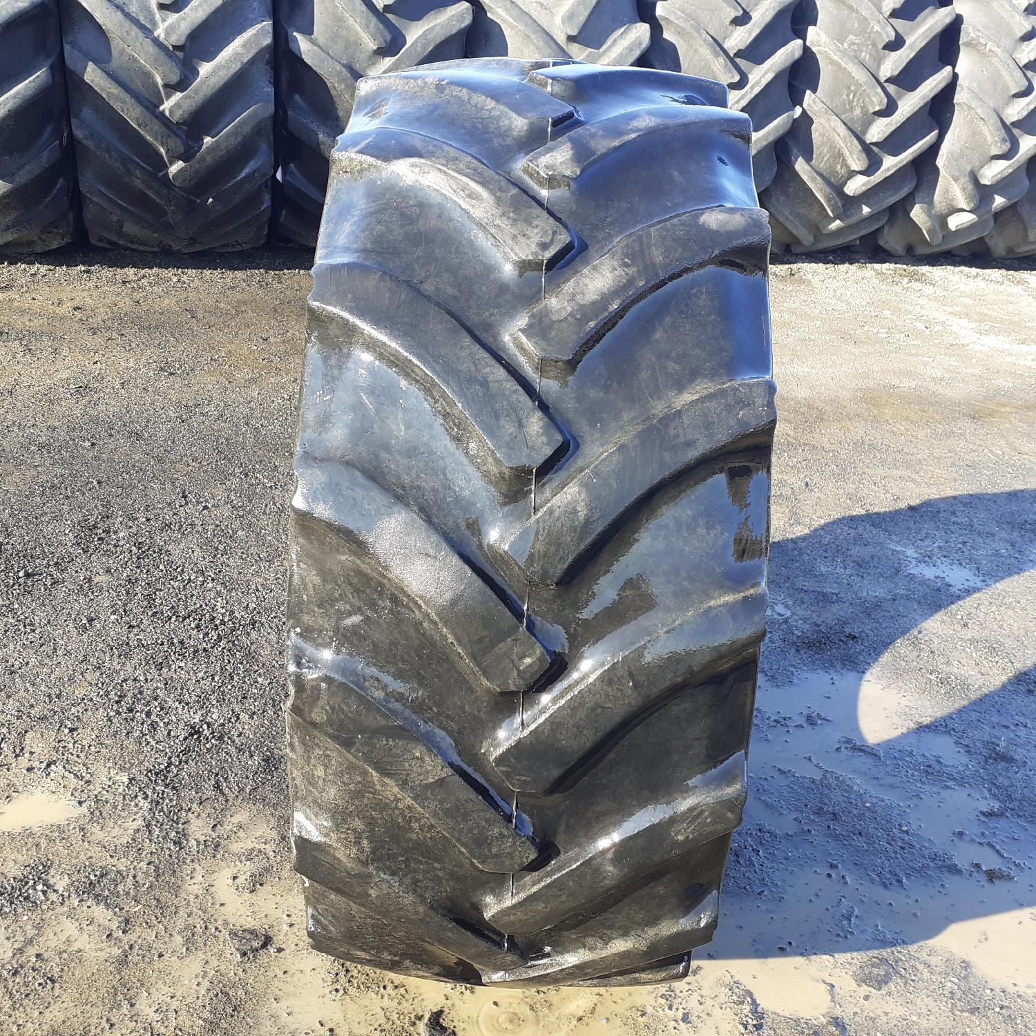  Cauciucuri 440/65R24  Continental