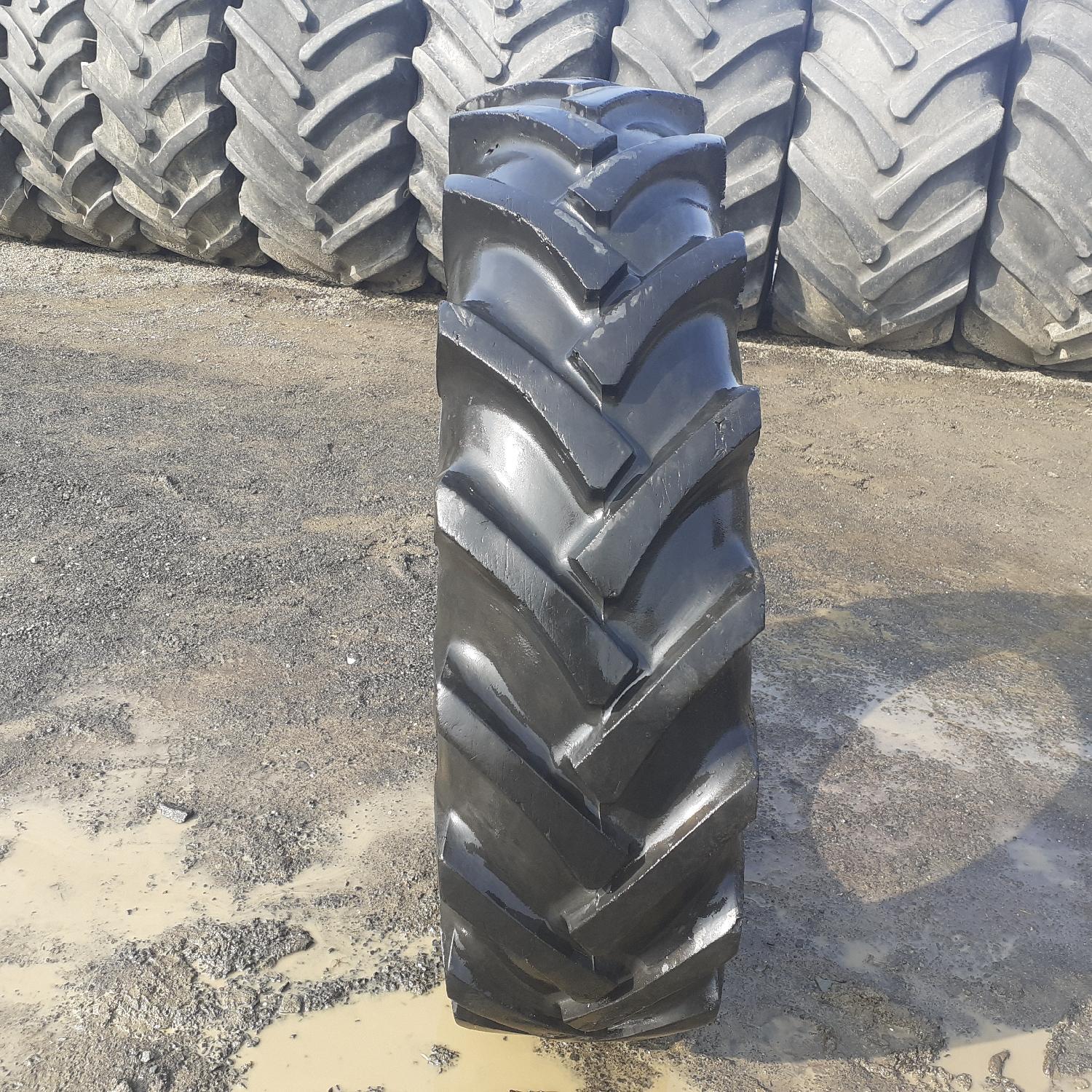  Cauciucuri 12.4-28 (320/85R28) Vredestein