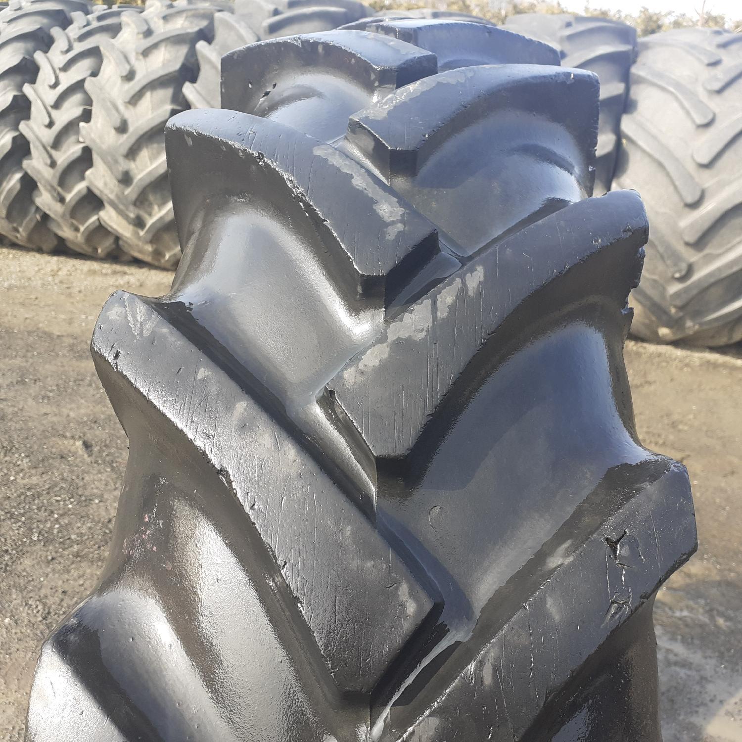  Cauciucuri 12.4-28 (320/85R28) Vredestein