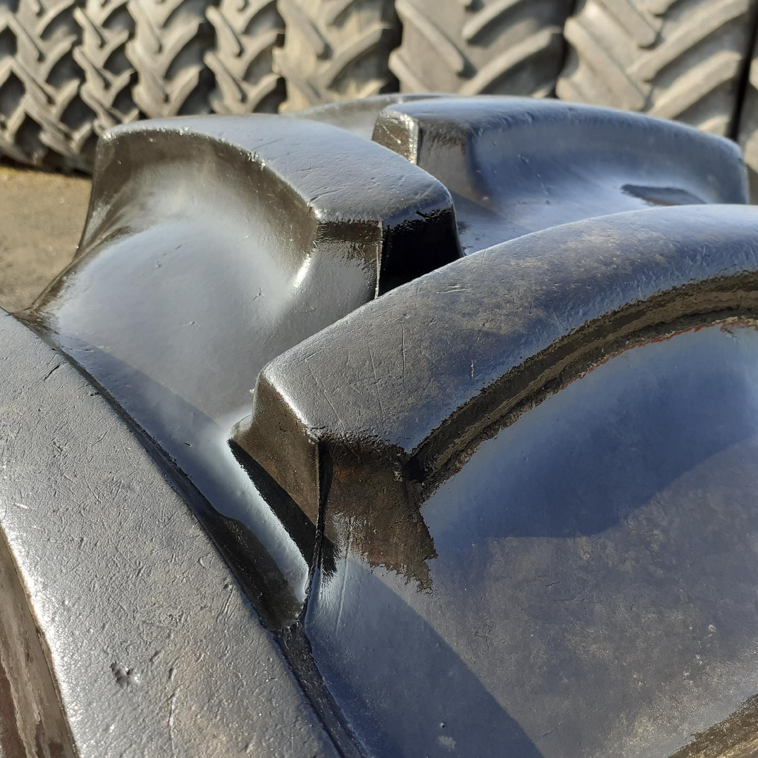  Cauciucuri 340/85R24 (13.6R24) Continental