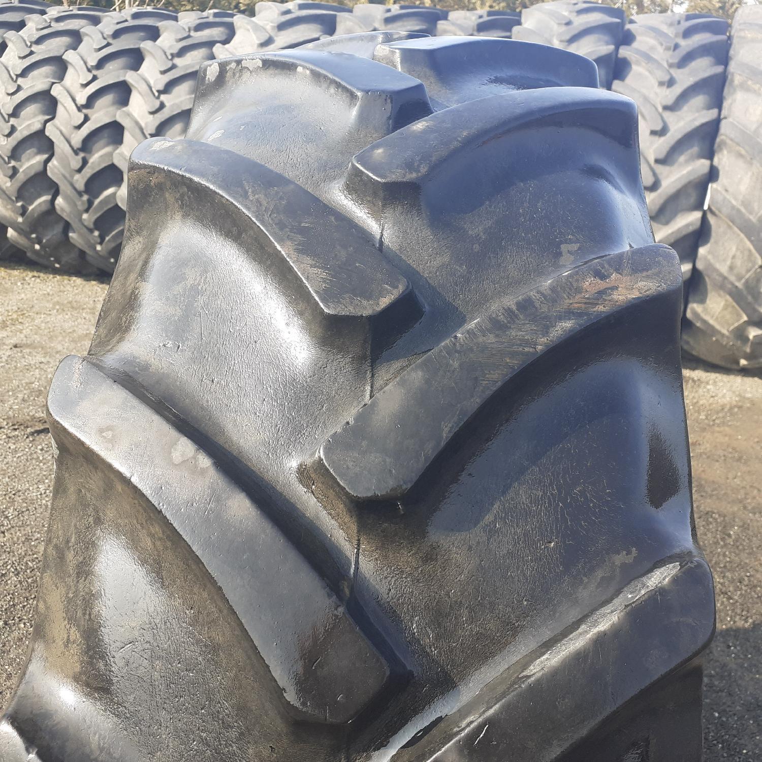  Cauciucuri 340/85R24 (13.6R24) Continental