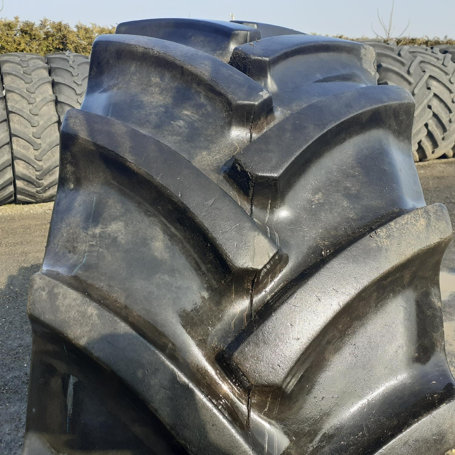  Cauciucuri 440/65R24  Continental