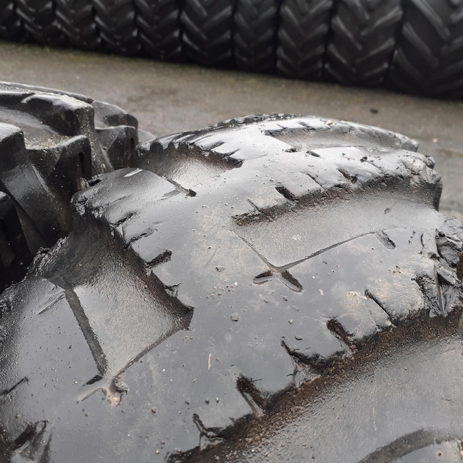 Anvelope 10.5-18 (10.5/80R18)  Pirelli