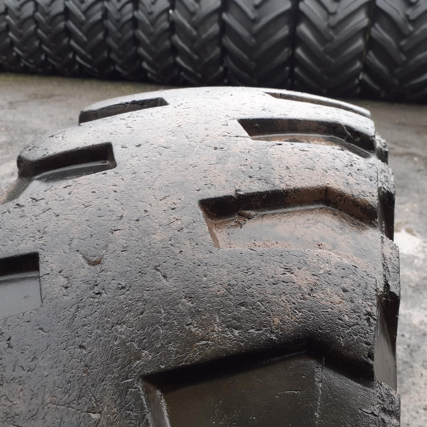 Anvelope 335/80R18 Michelin