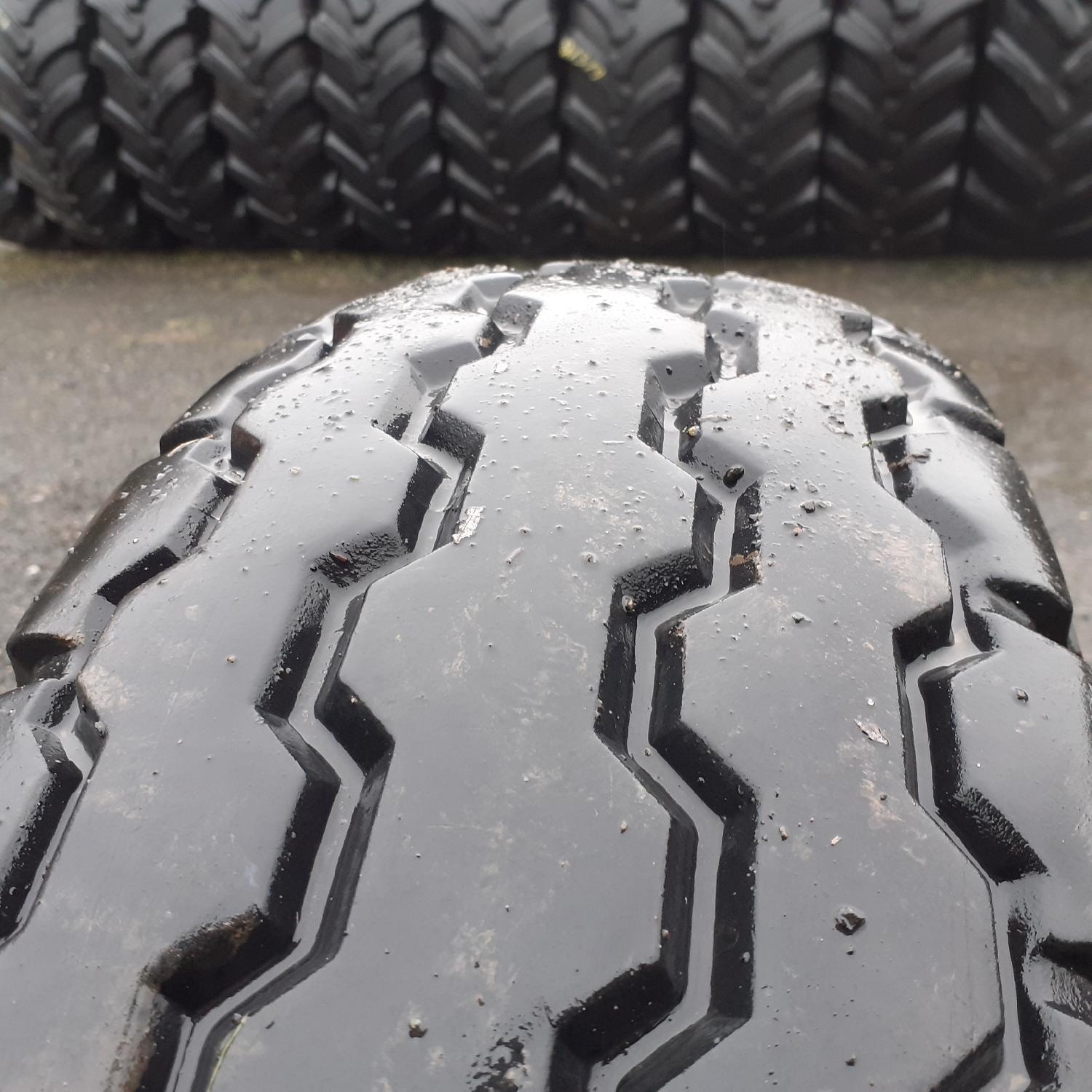 Anvelope 10.5-18 (10.5/80R18)  Semperit