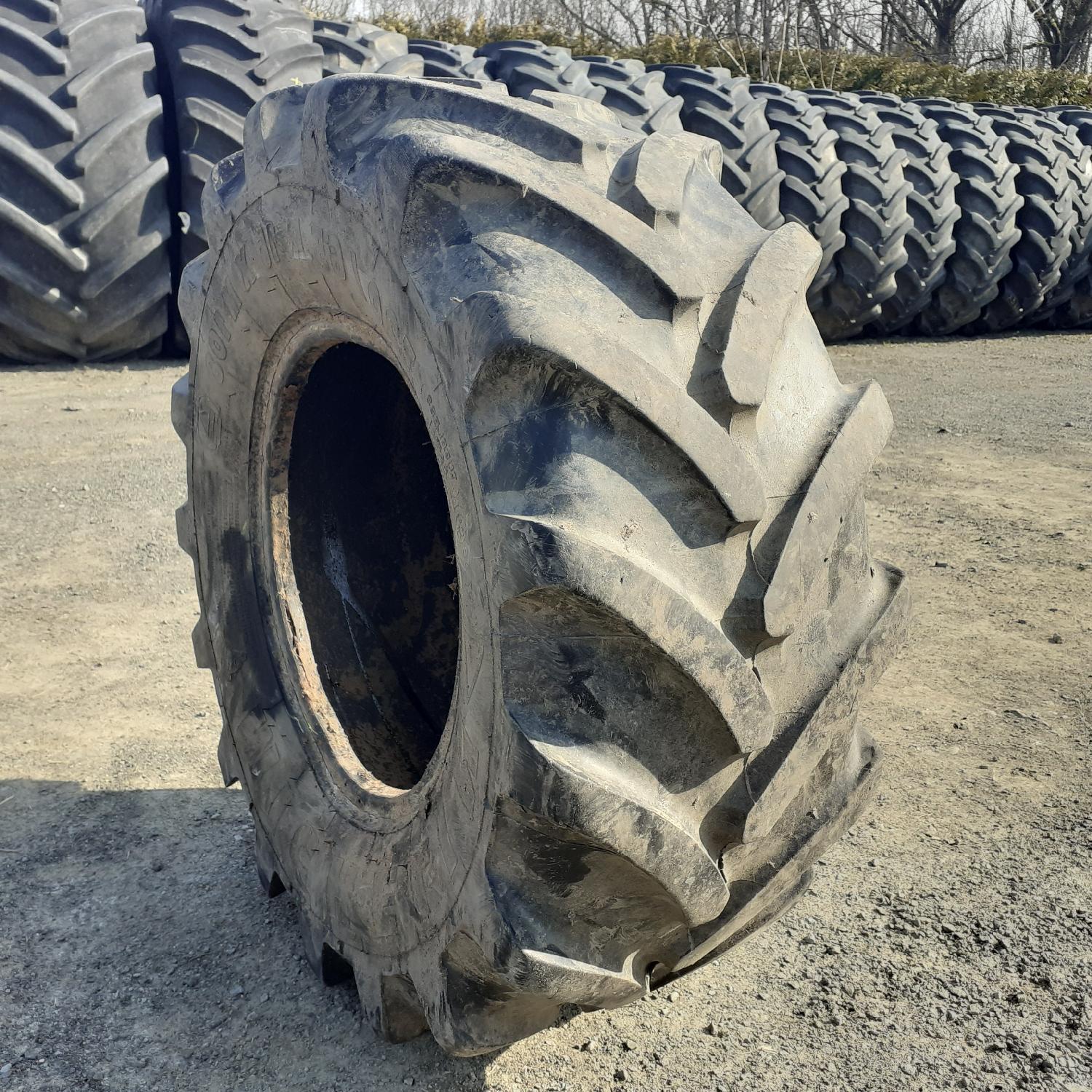  Cauciucuri 320/65R16 Michelin